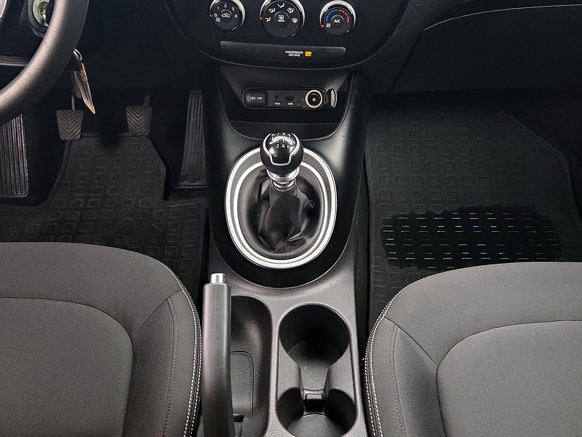Thumbnail: 2015 Kia Soul - 14
