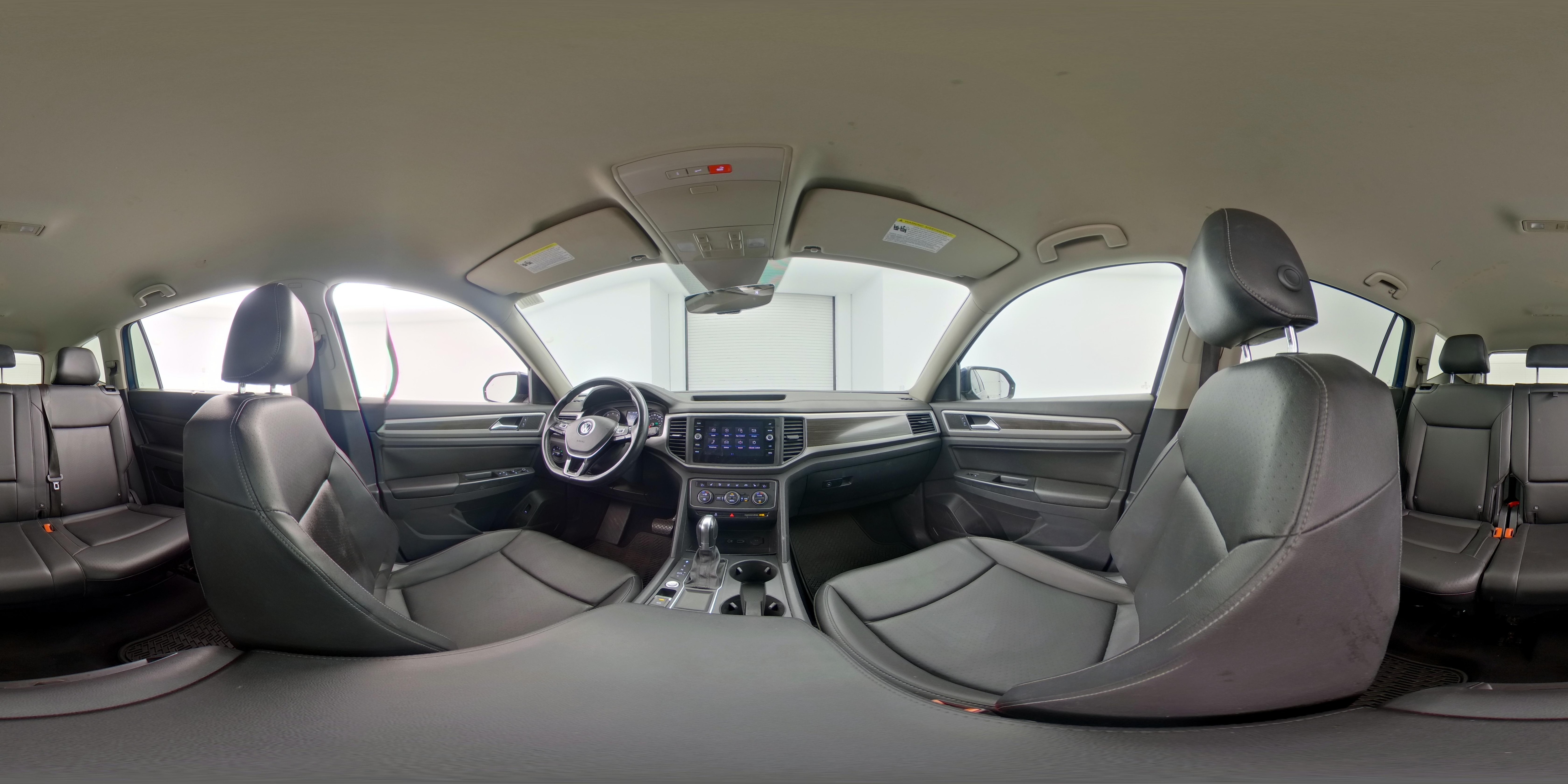 2018 Volkswagen Atlas SE w/Tech - Photo 26