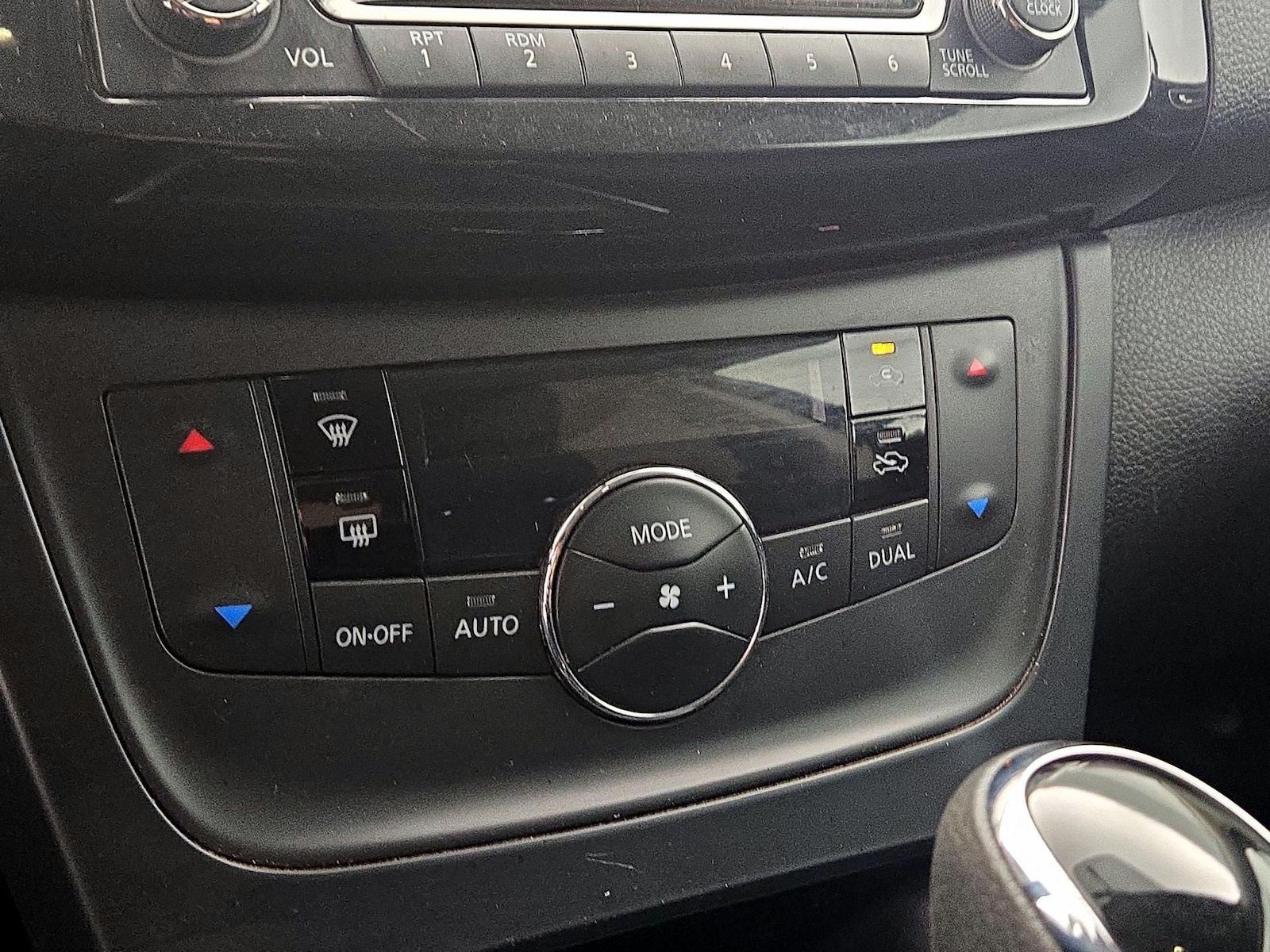 2018 Nissan Sentra SV - Photo 17