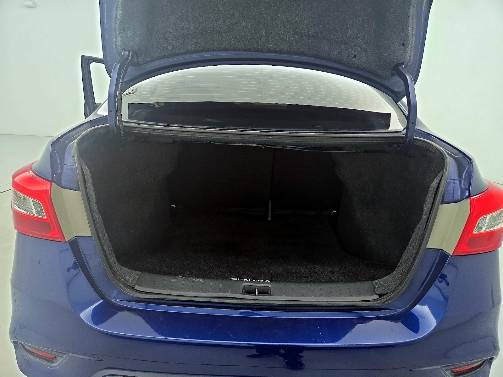 2018 Nissan Sentra SV - Photo 21