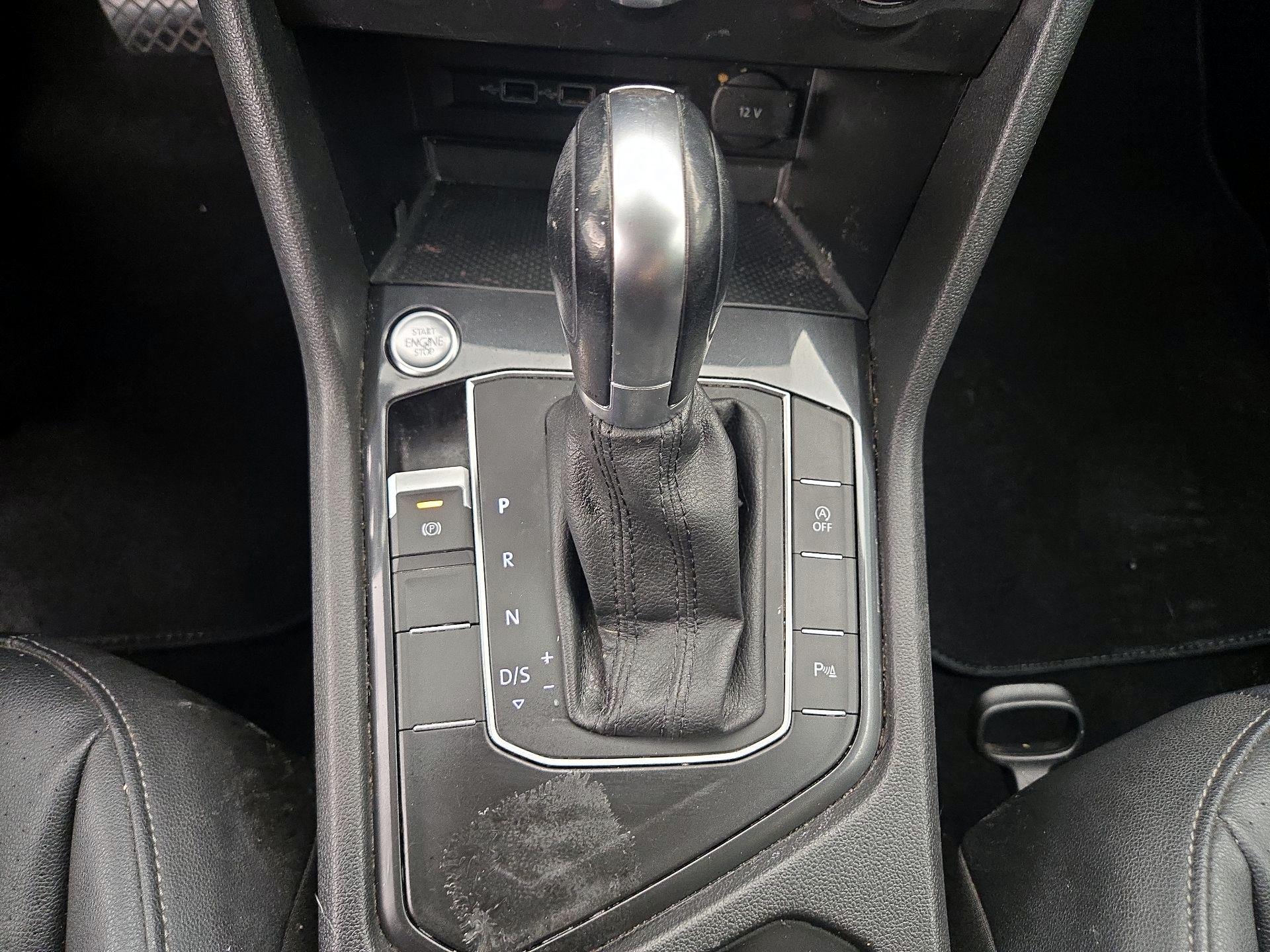 Thumbnail: 2019 Volkswagen Tiguan - 16