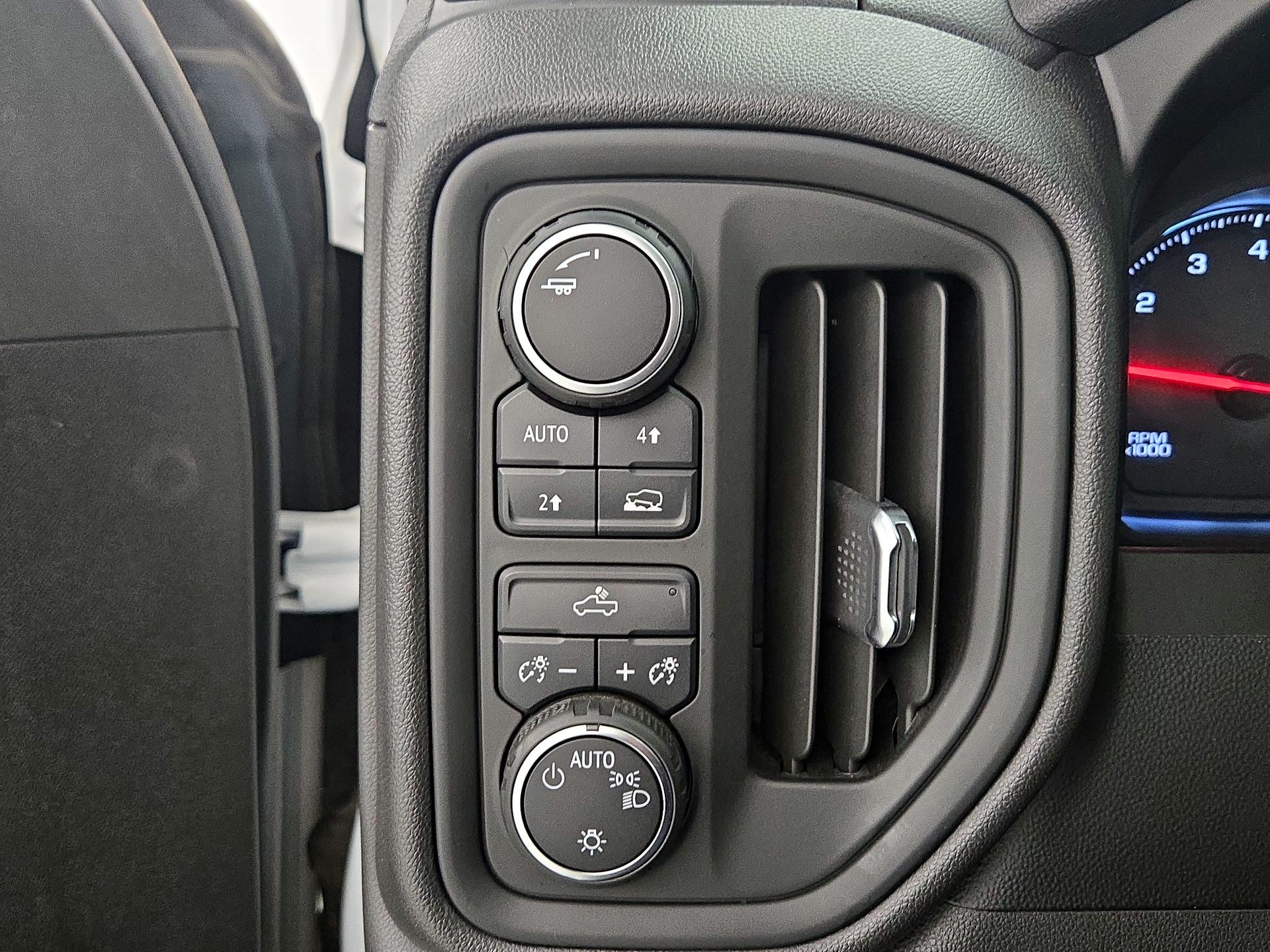 Thumbnail: 2019 Chevrolet Silverado 1500 - 13