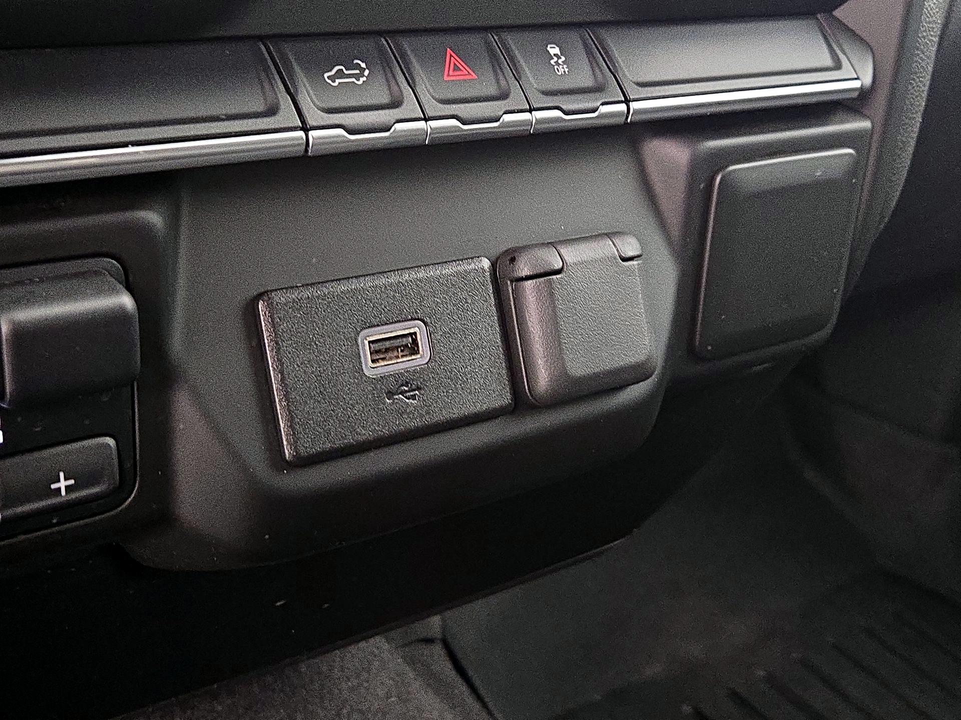 Thumbnail: 2019 Chevrolet Silverado 1500 - 18