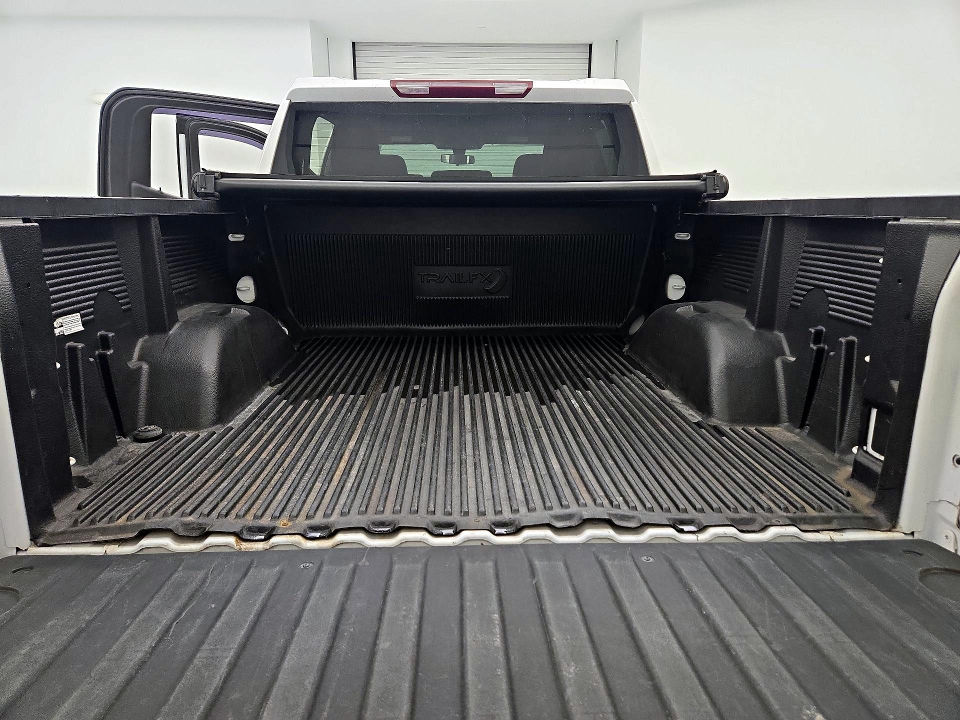 Thumbnail: 2019 Chevrolet Silverado 1500 - 20