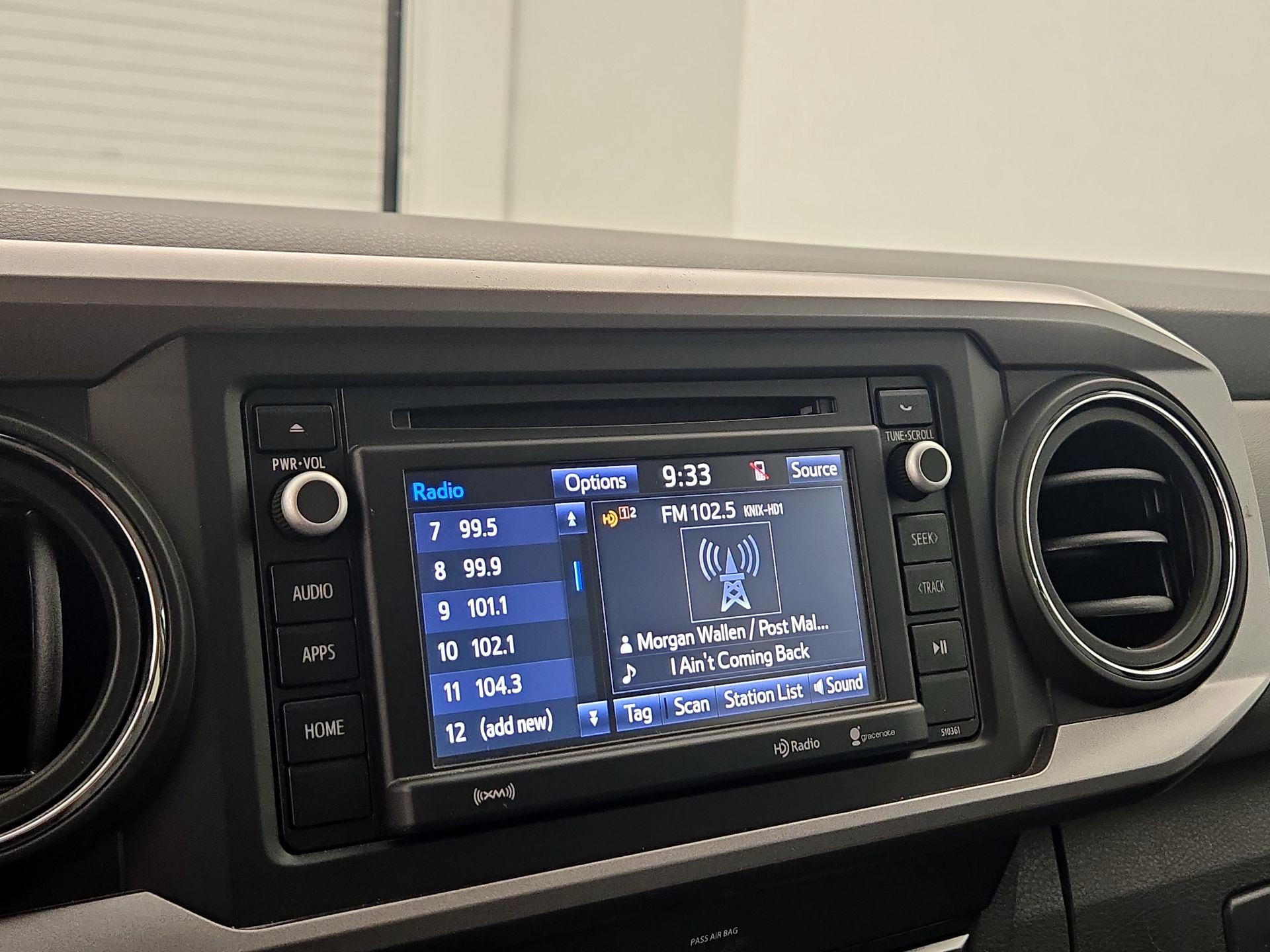 Thumbnail: 2019 Toyota Tacoma - 15