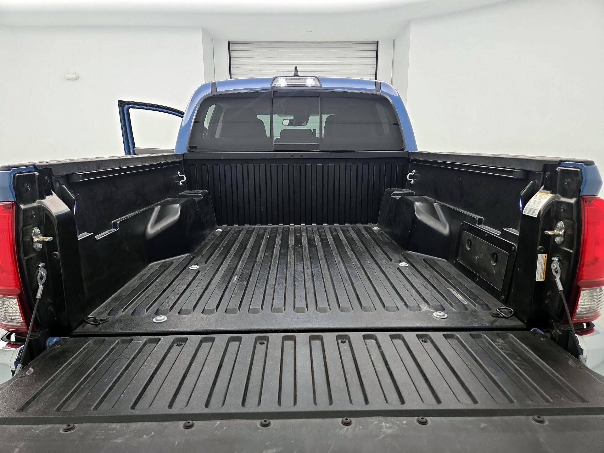 Thumbnail: 2019 Toyota Tacoma - 20