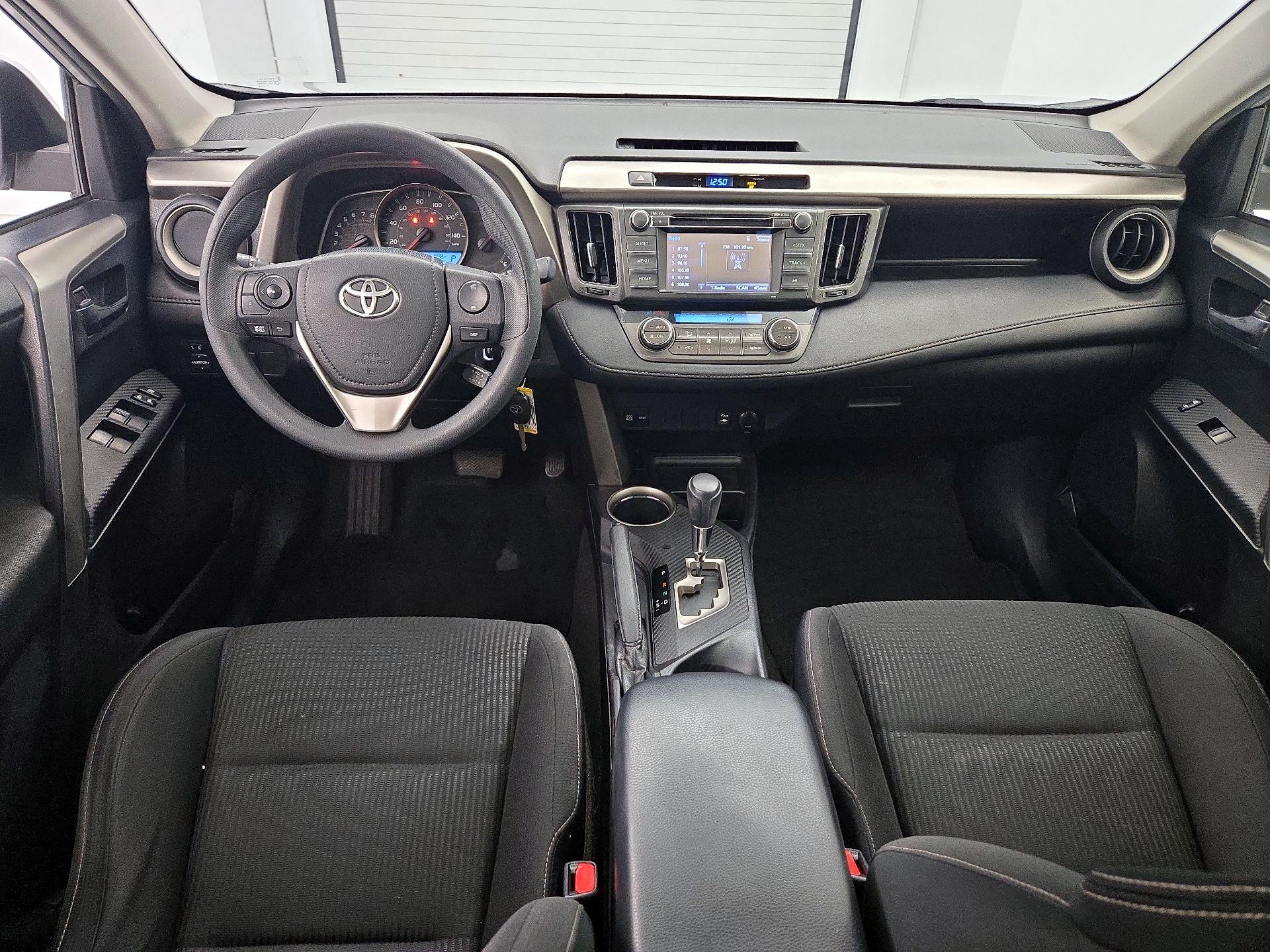 Thumbnail: 2015 Toyota RAV4 - 9