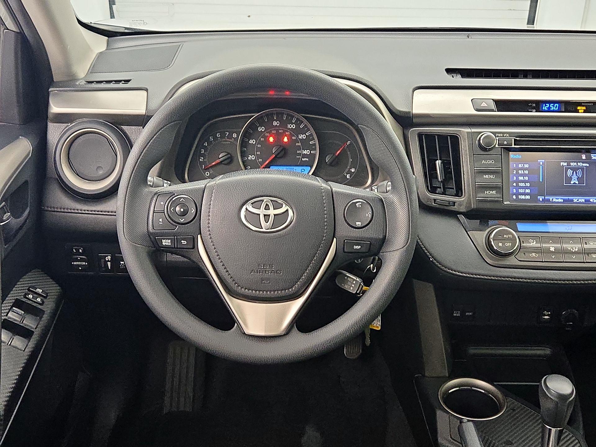 Thumbnail: 2015 Toyota RAV4 - 10