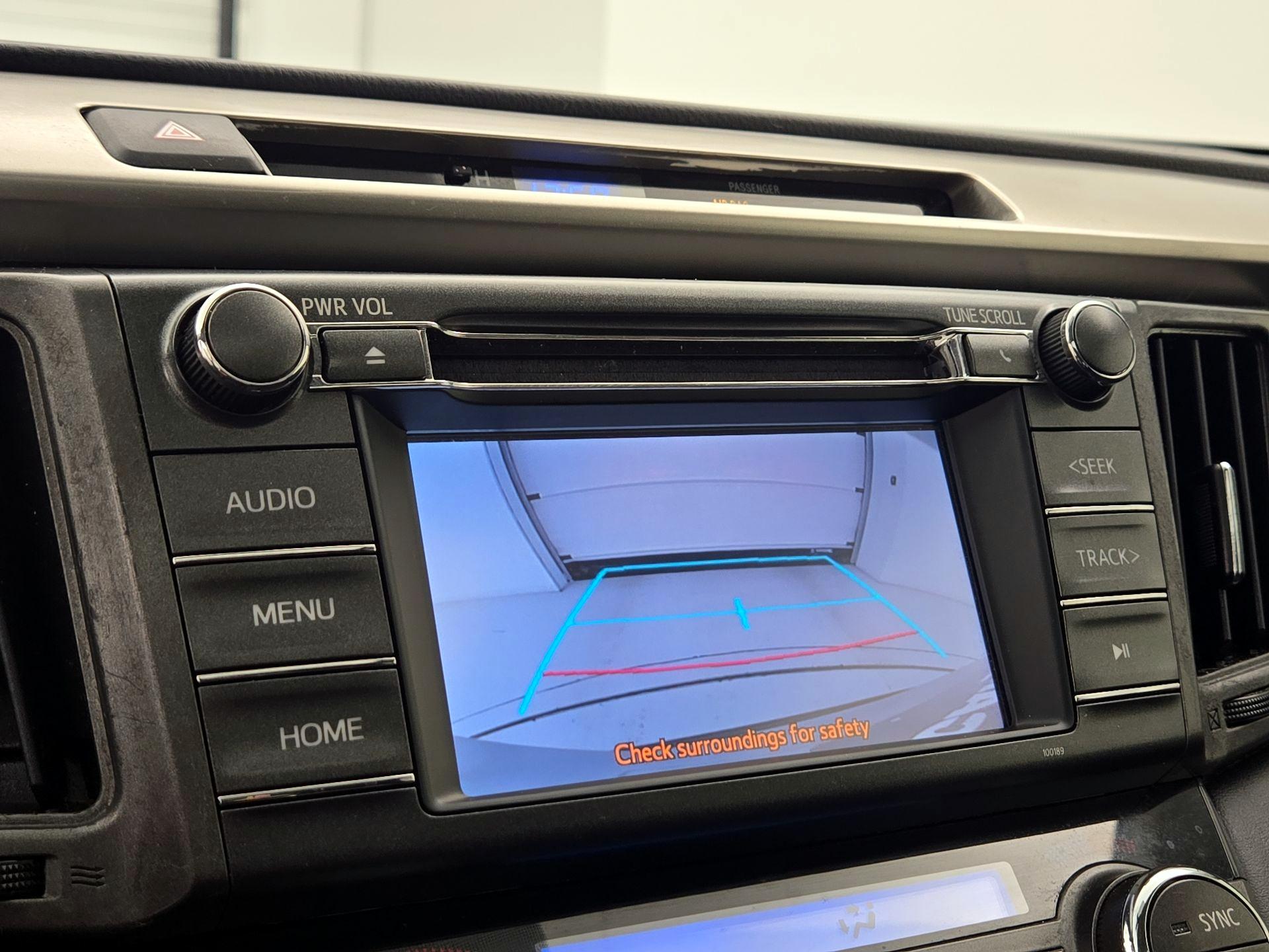 Thumbnail: 2015 Toyota RAV4 - 14