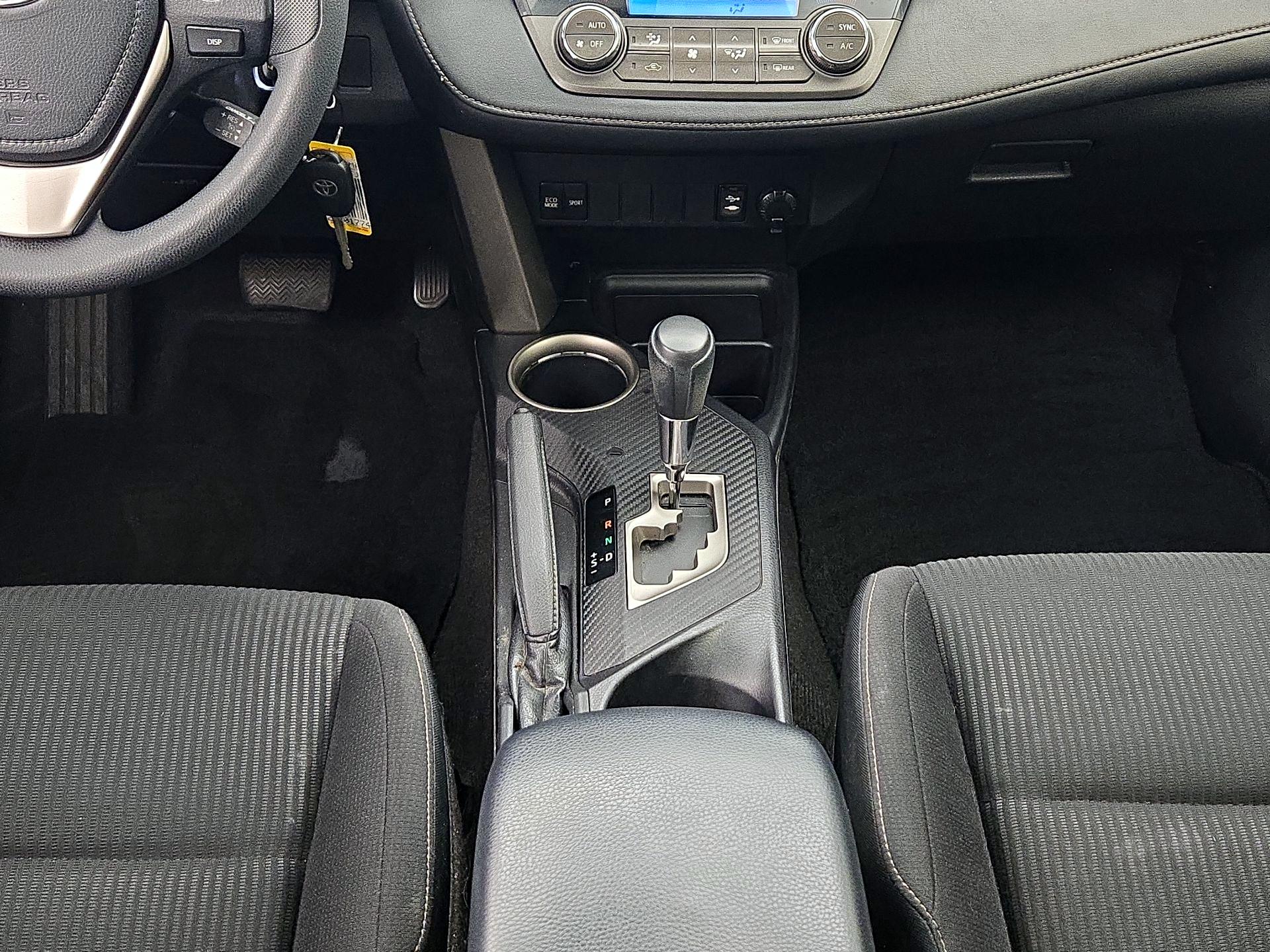 Thumbnail: 2015 Toyota RAV4 - 17