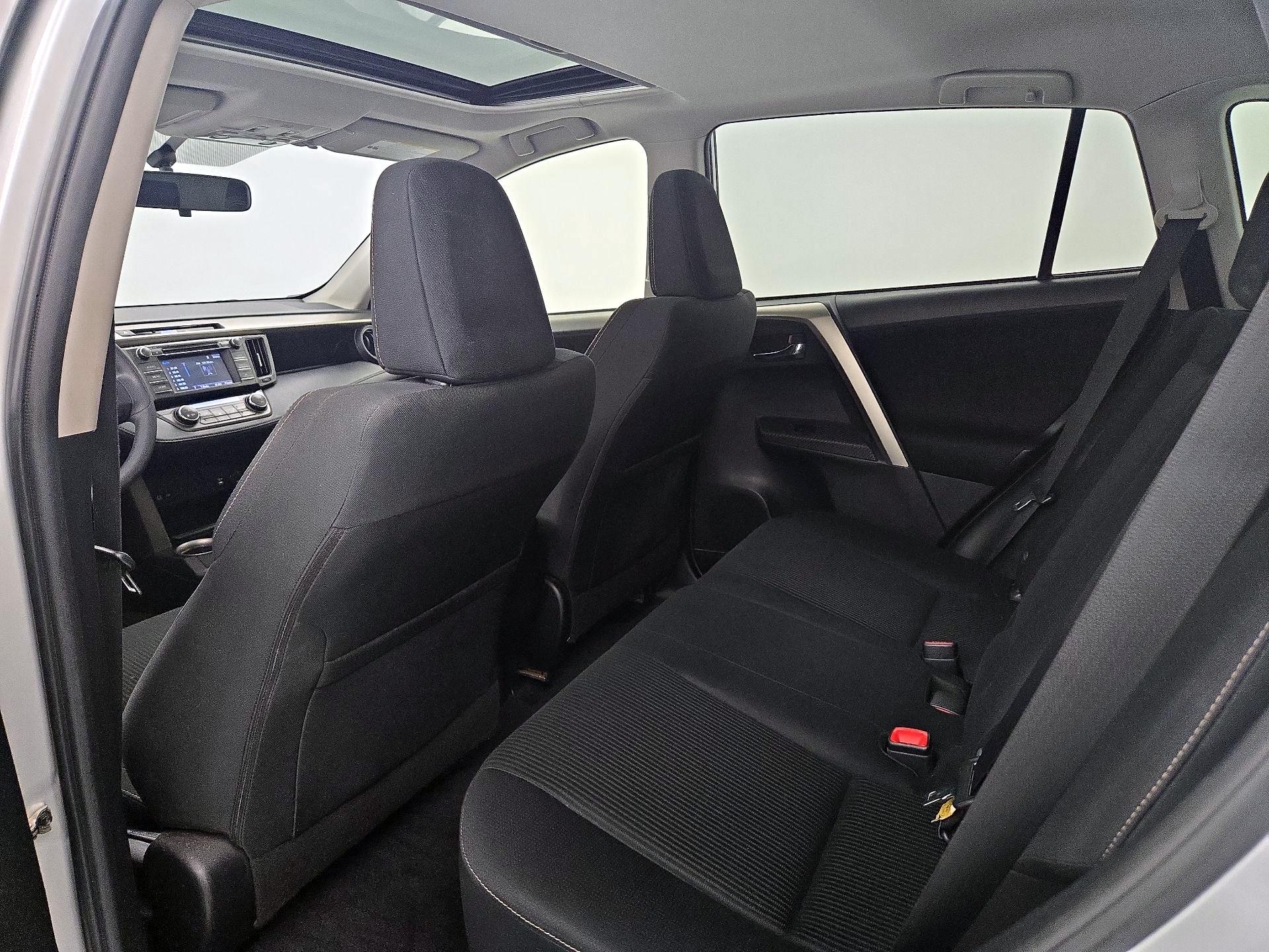 Thumbnail: 2015 Toyota RAV4 - 20