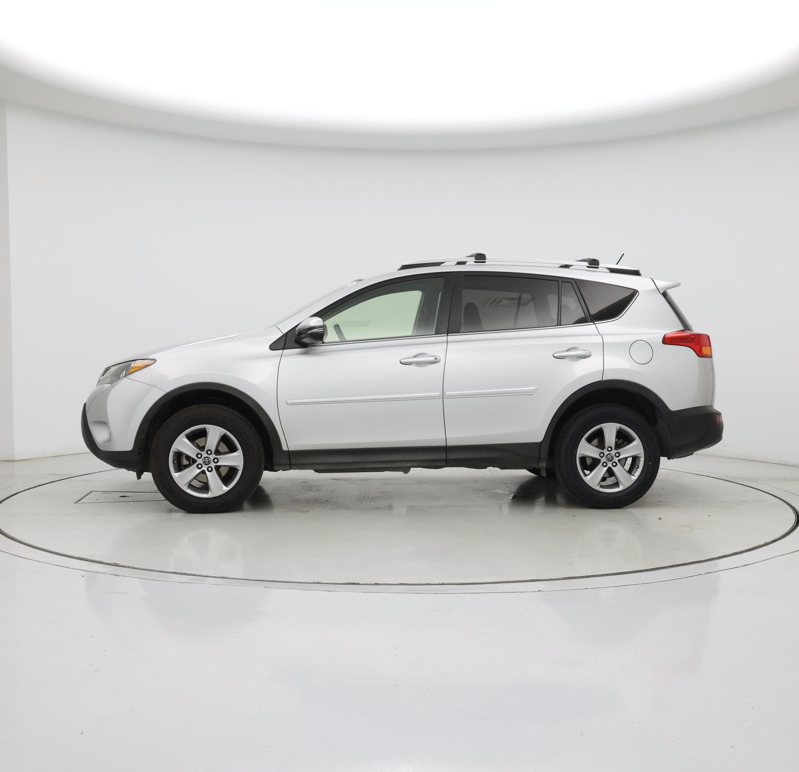 Thumbnail: 2015 Toyota RAV4 - 3