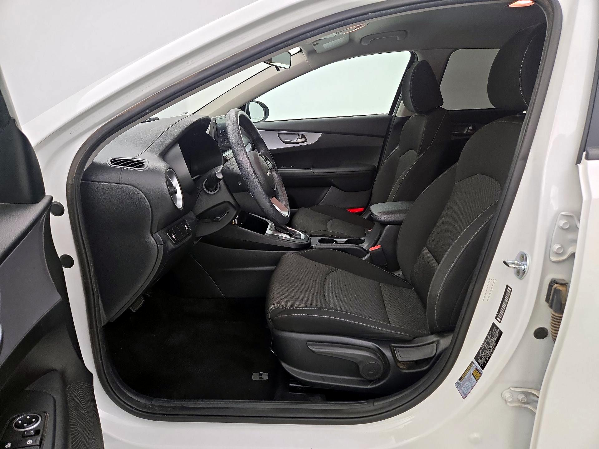 Thumbnail: 2022 Kia Forte - 11