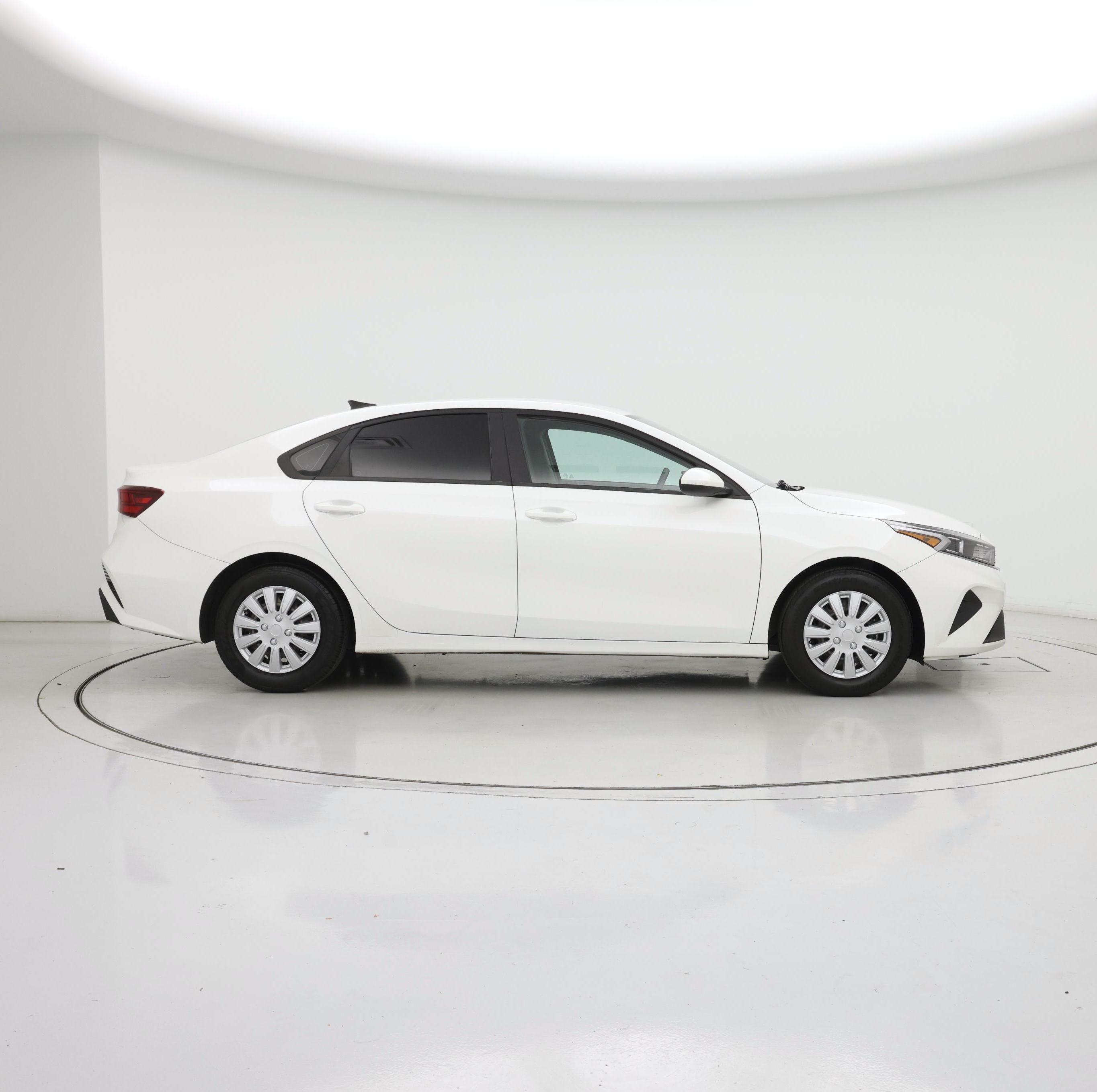 Thumbnail: 2022 Kia Forte - 7