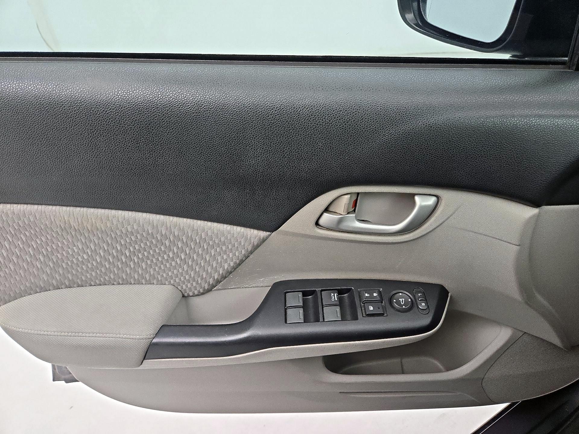 Thumbnail: 2015 Honda Civic - 10