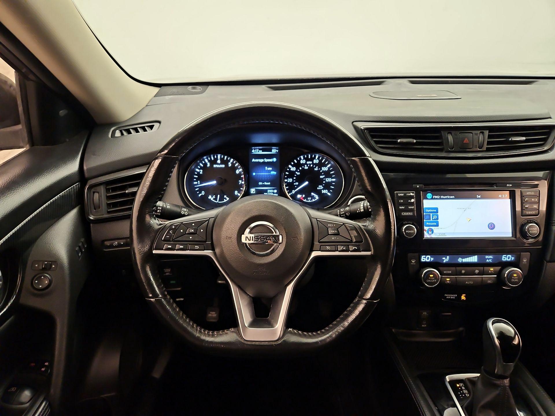 Thumbnail: 2017 Nissan Rogue - 10