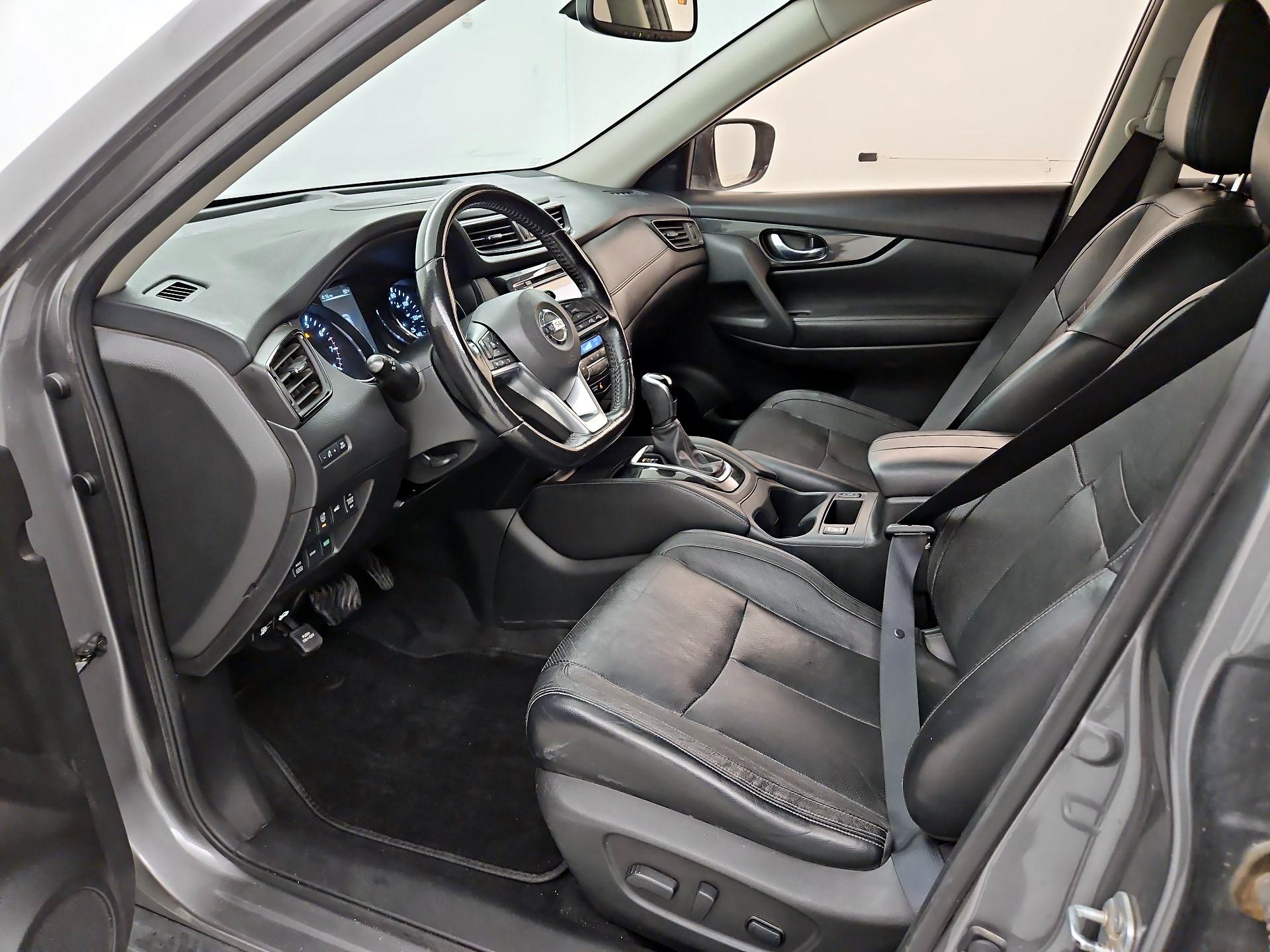 Thumbnail: 2017 Nissan Rogue - 11