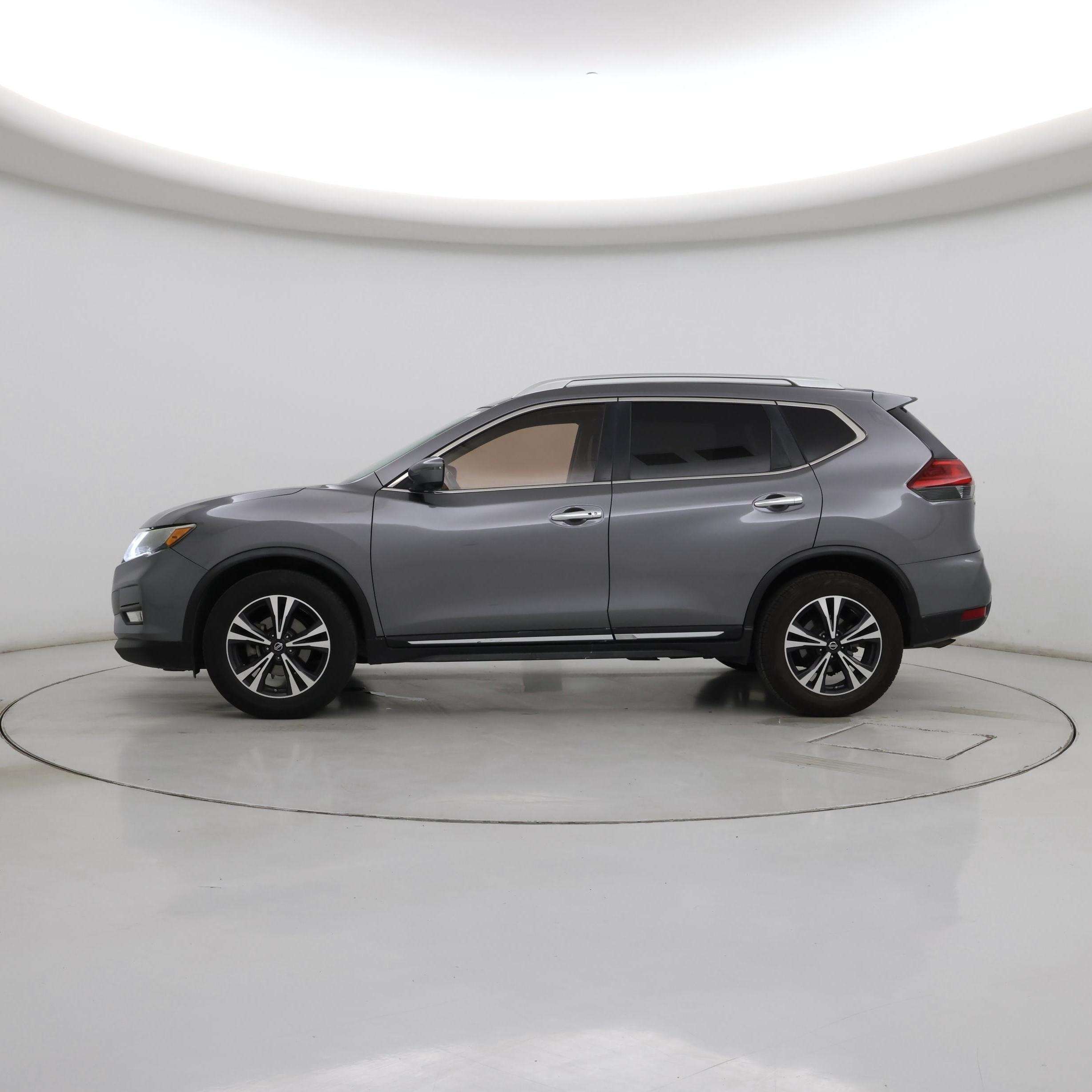 Thumbnail: 2017 Nissan Rogue - 3