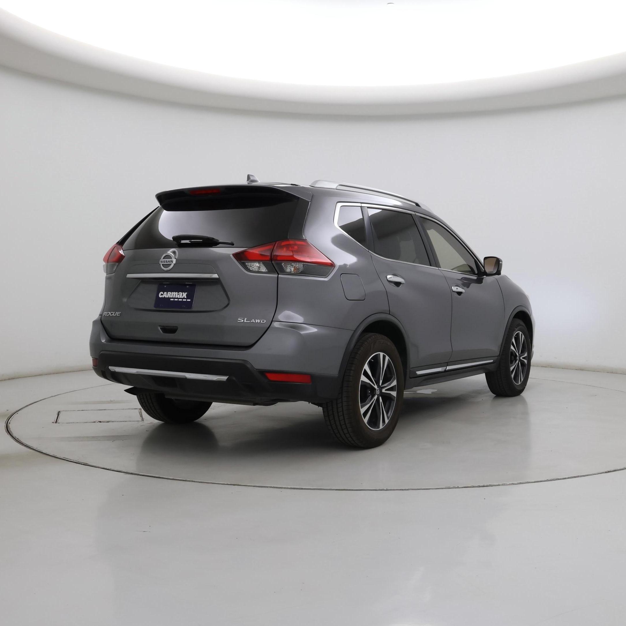 Thumbnail: 2017 Nissan Rogue - 8