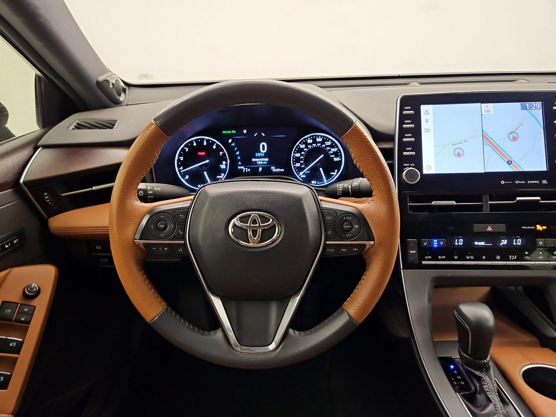 Thumbnail: 2019 Toyota Avalon - 10