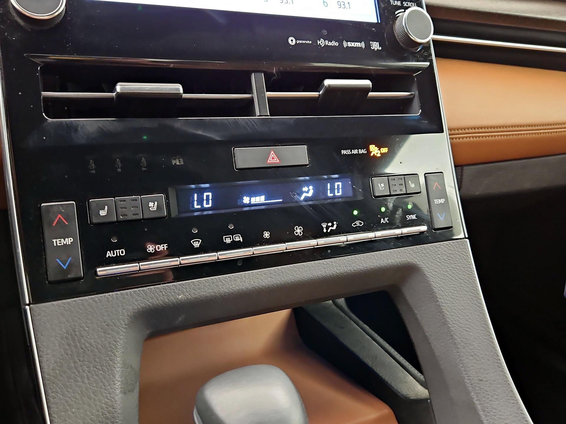Thumbnail: 2019 Toyota Avalon - 17