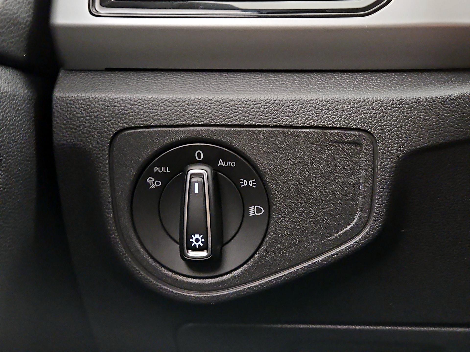 Thumbnail: 2023 Volkswagen Atlas - 13