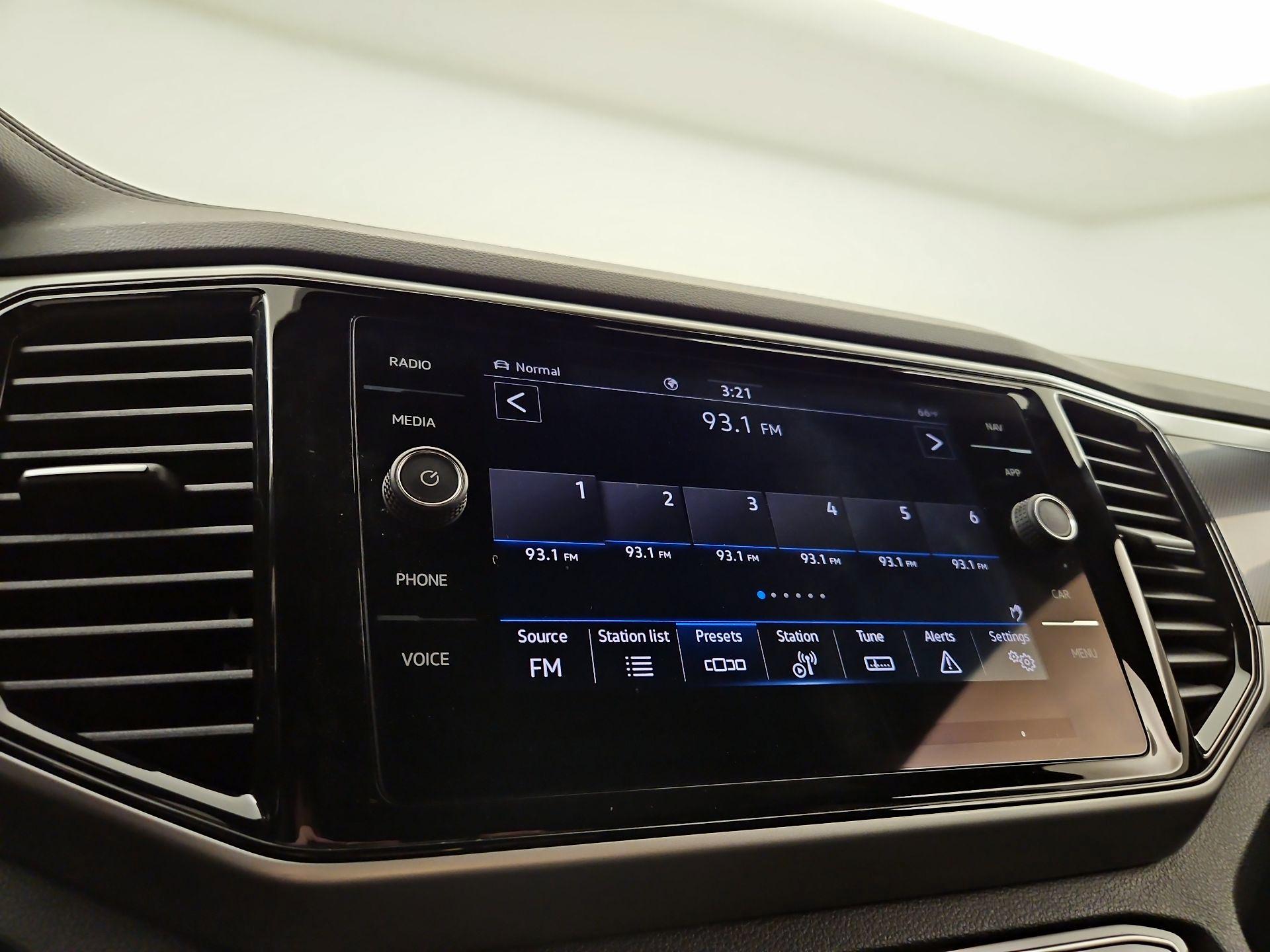 Thumbnail: 2023 Volkswagen Atlas - 16