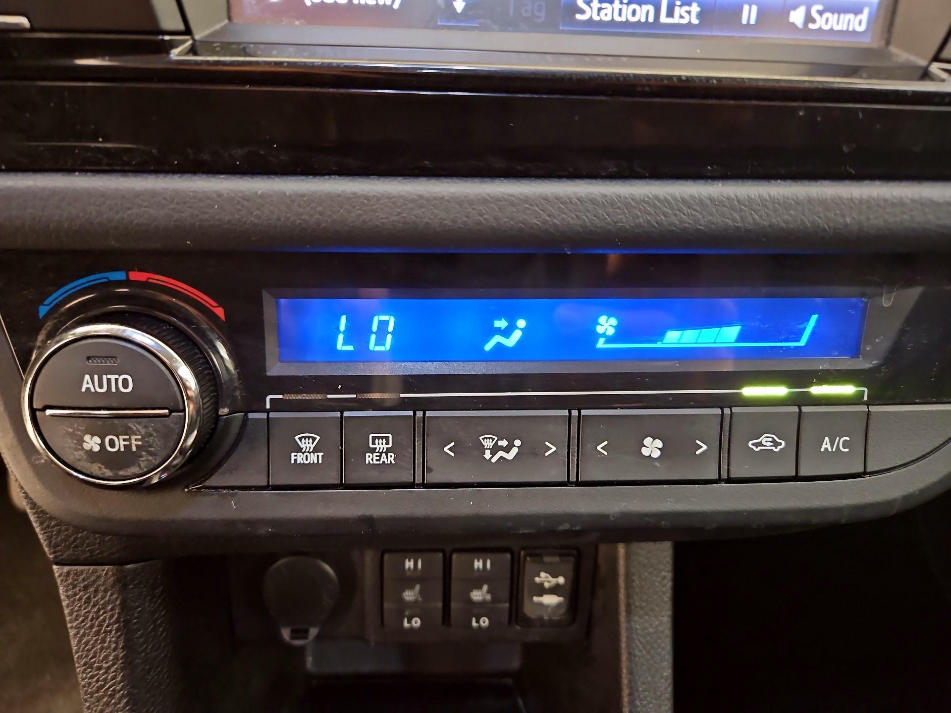 Thumbnail: 2016 Toyota Corolla - 17
