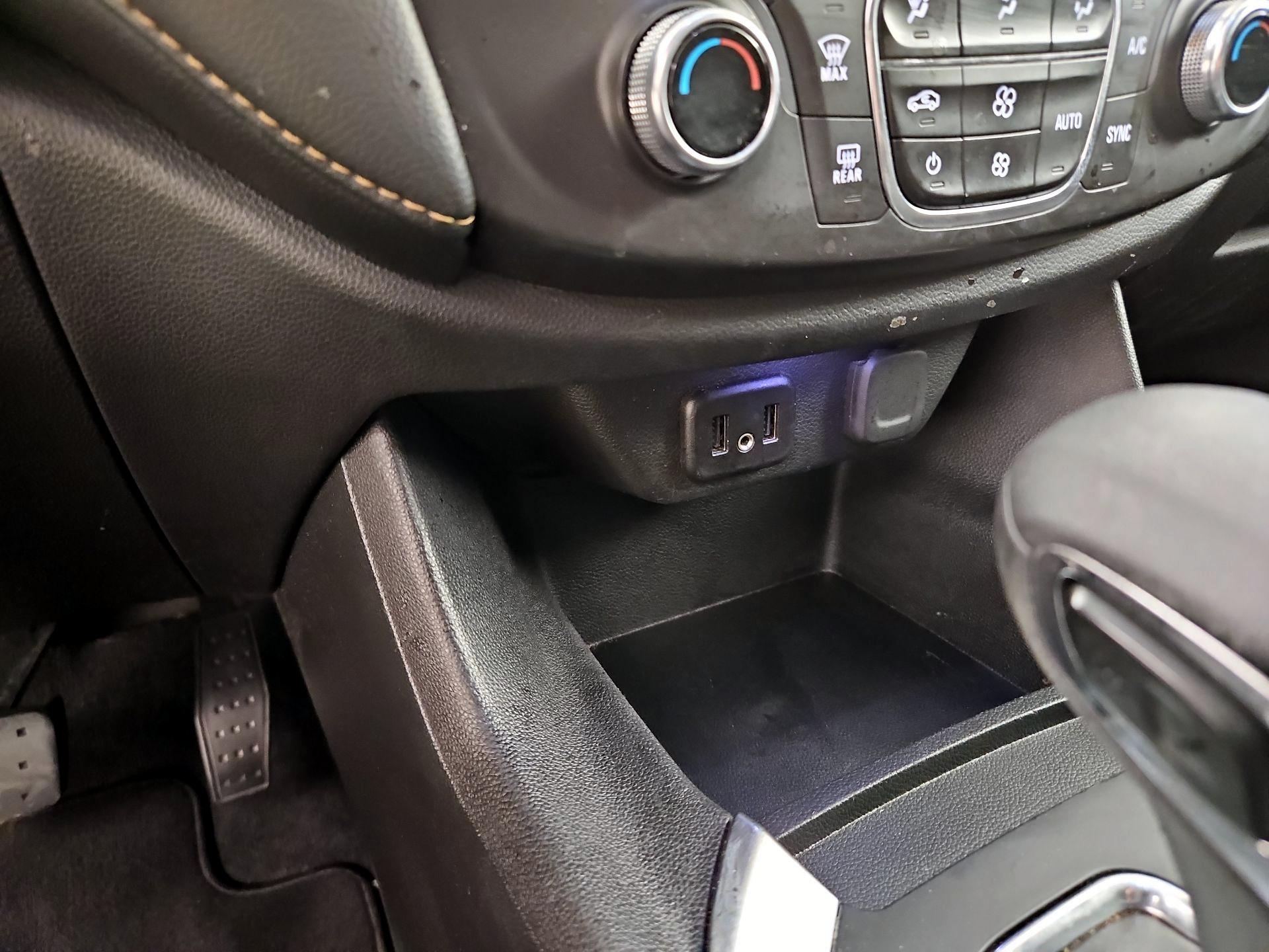 Thumbnail: 2021 Chevrolet Traverse - 18