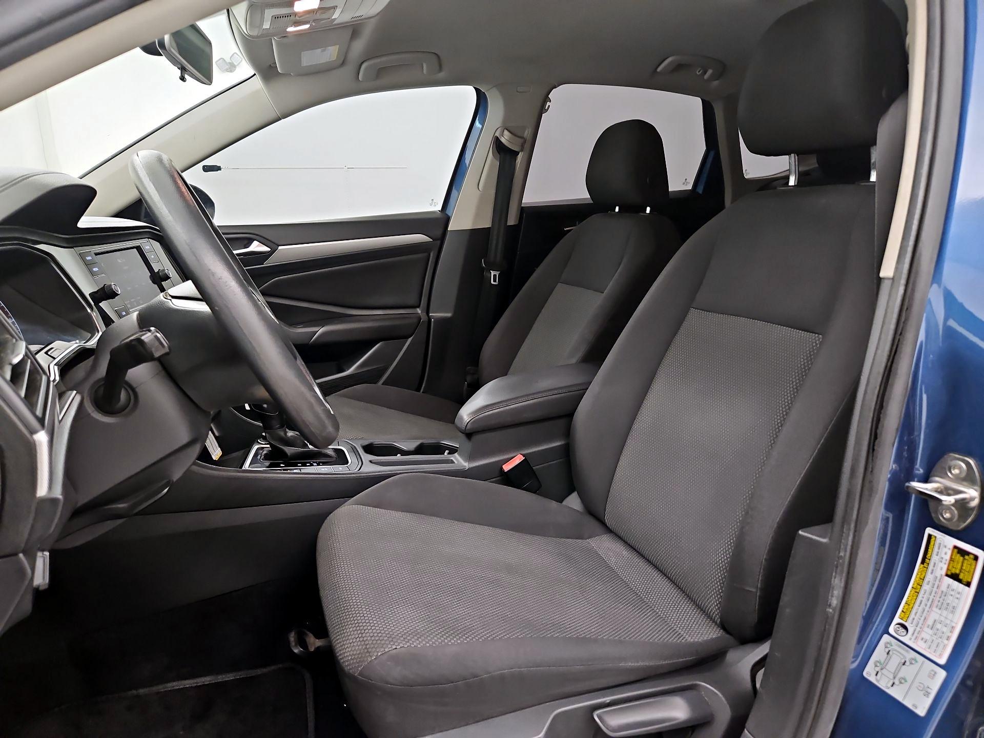 Thumbnail: 2019 Volkswagen Jetta - 11