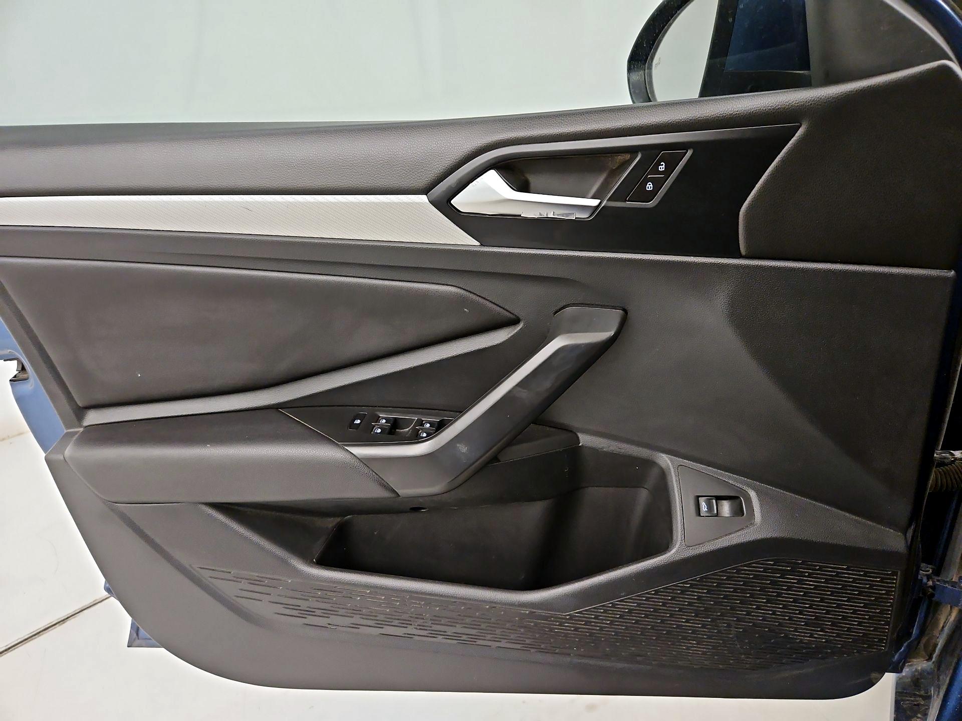Thumbnail: 2019 Volkswagen Jetta - 12