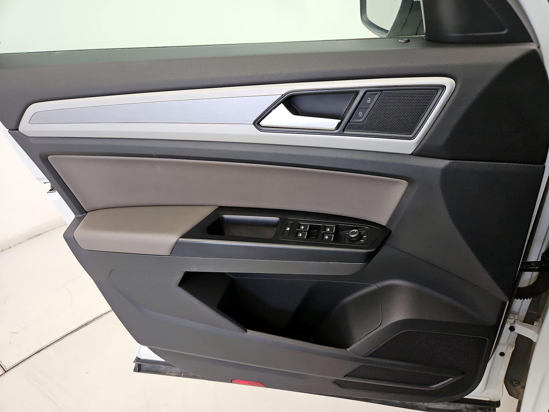 Thumbnail: 2021 Volkswagen Atlas - 12