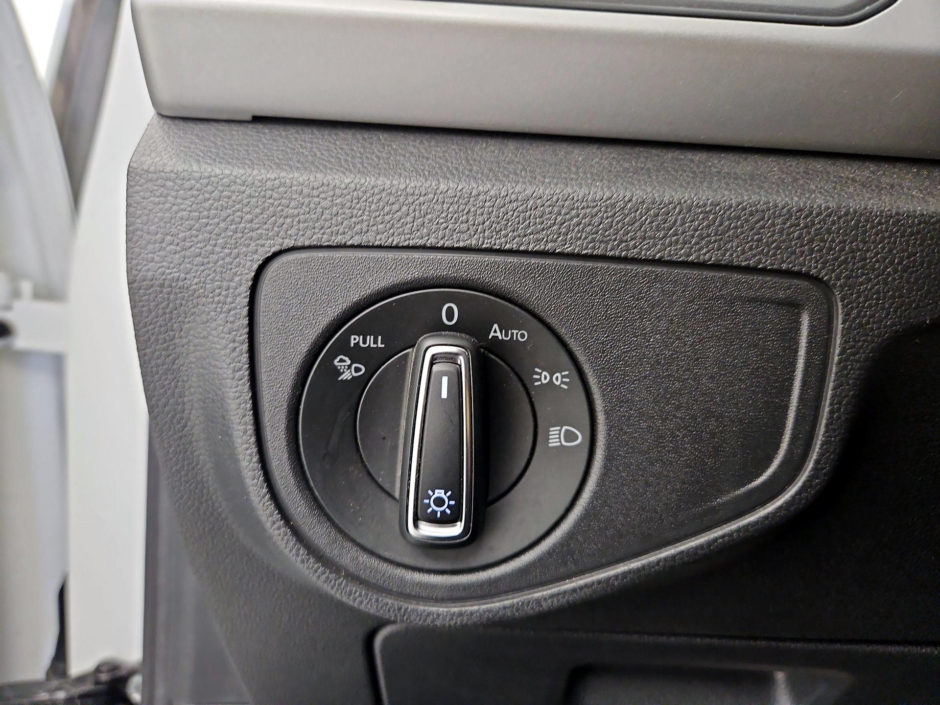 Thumbnail: 2021 Volkswagen Atlas - 13