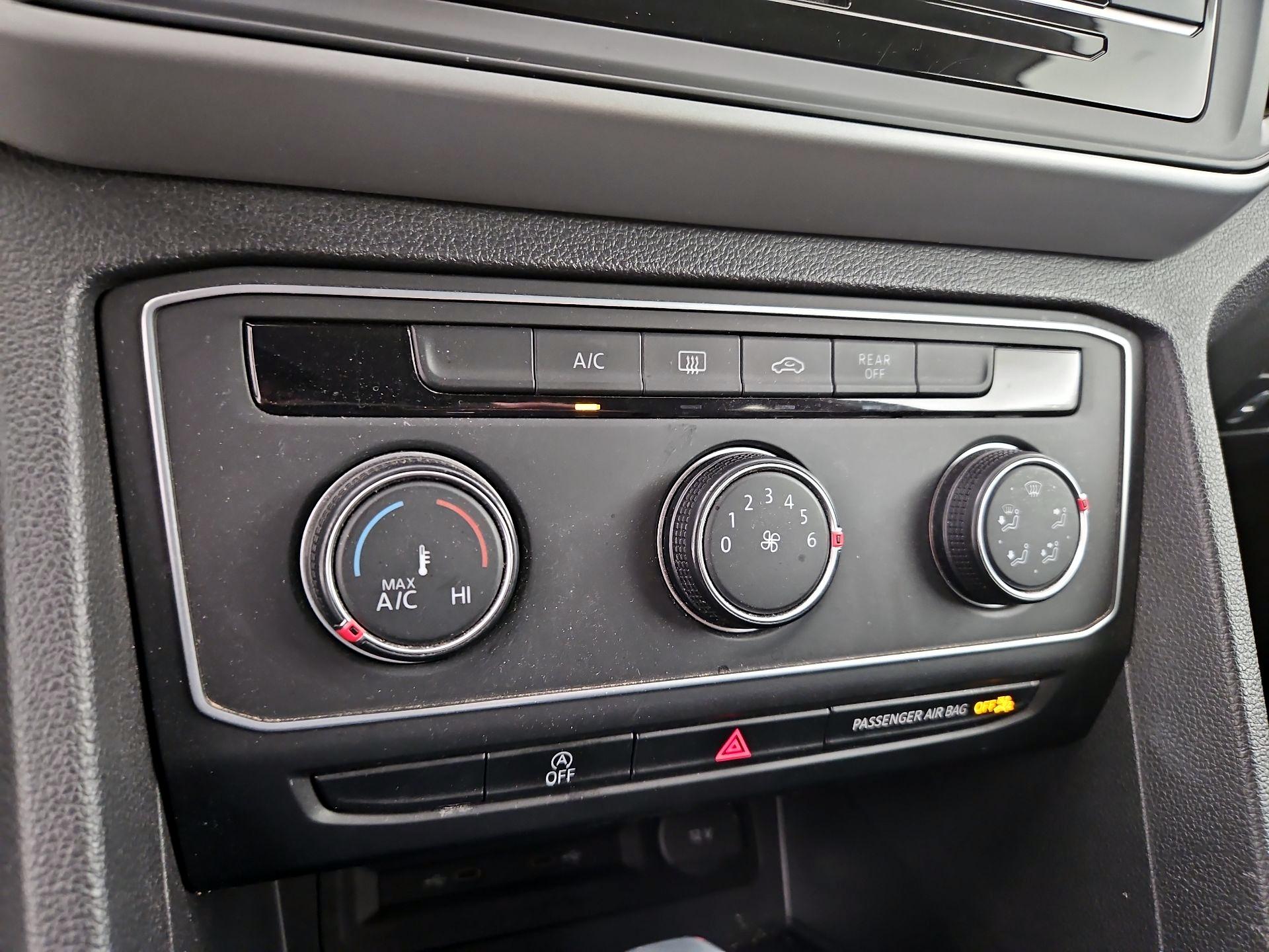 Thumbnail: 2021 Volkswagen Atlas - 16