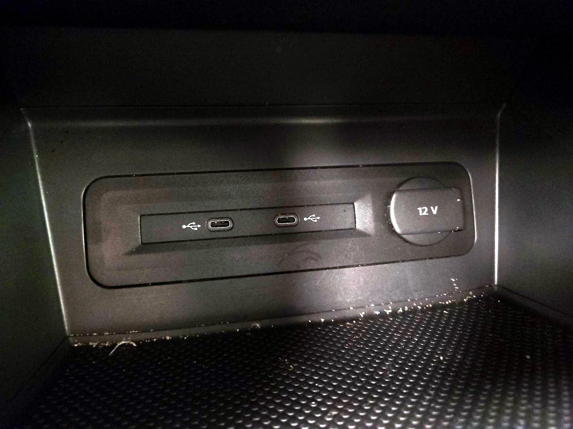 Thumbnail: 2021 Volkswagen Atlas - 18