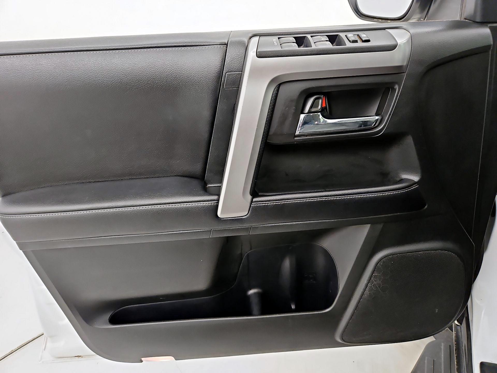 Thumbnail: 2018 Toyota 4Runner - 12