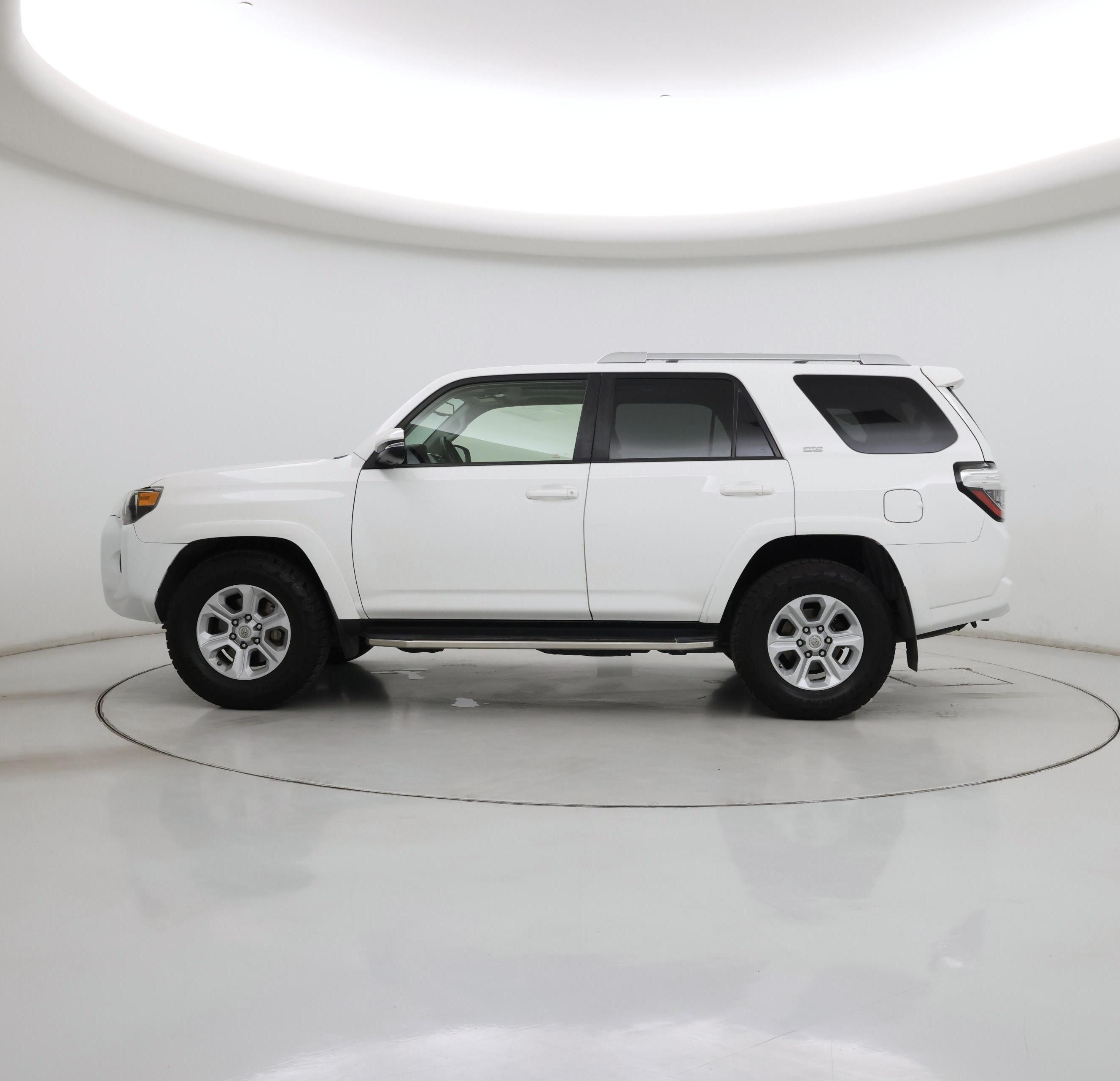 Thumbnail: 2018 Toyota 4Runner - 3