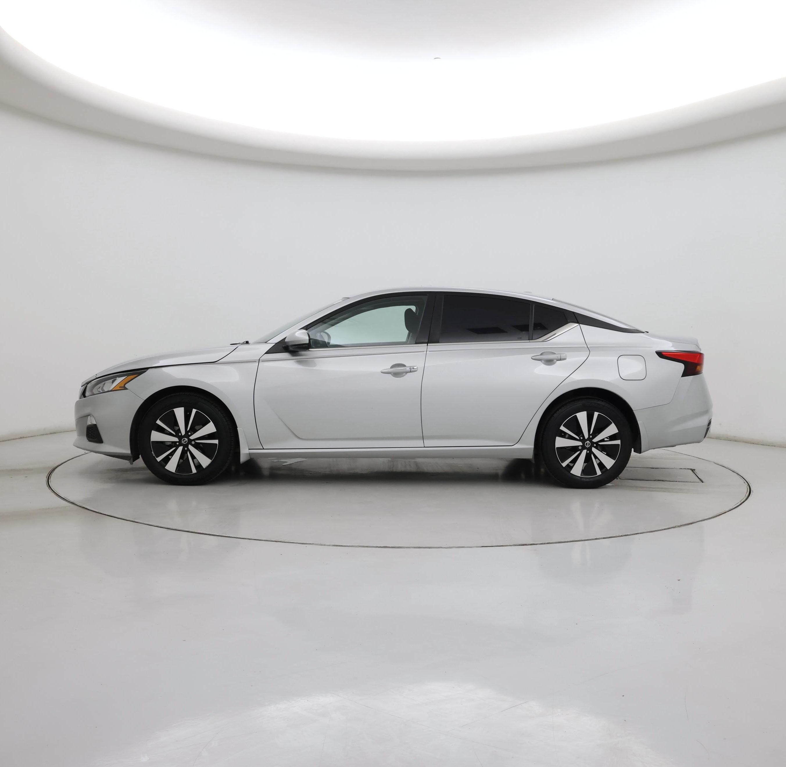 Thumbnail: 2022 Nissan Altima - 3