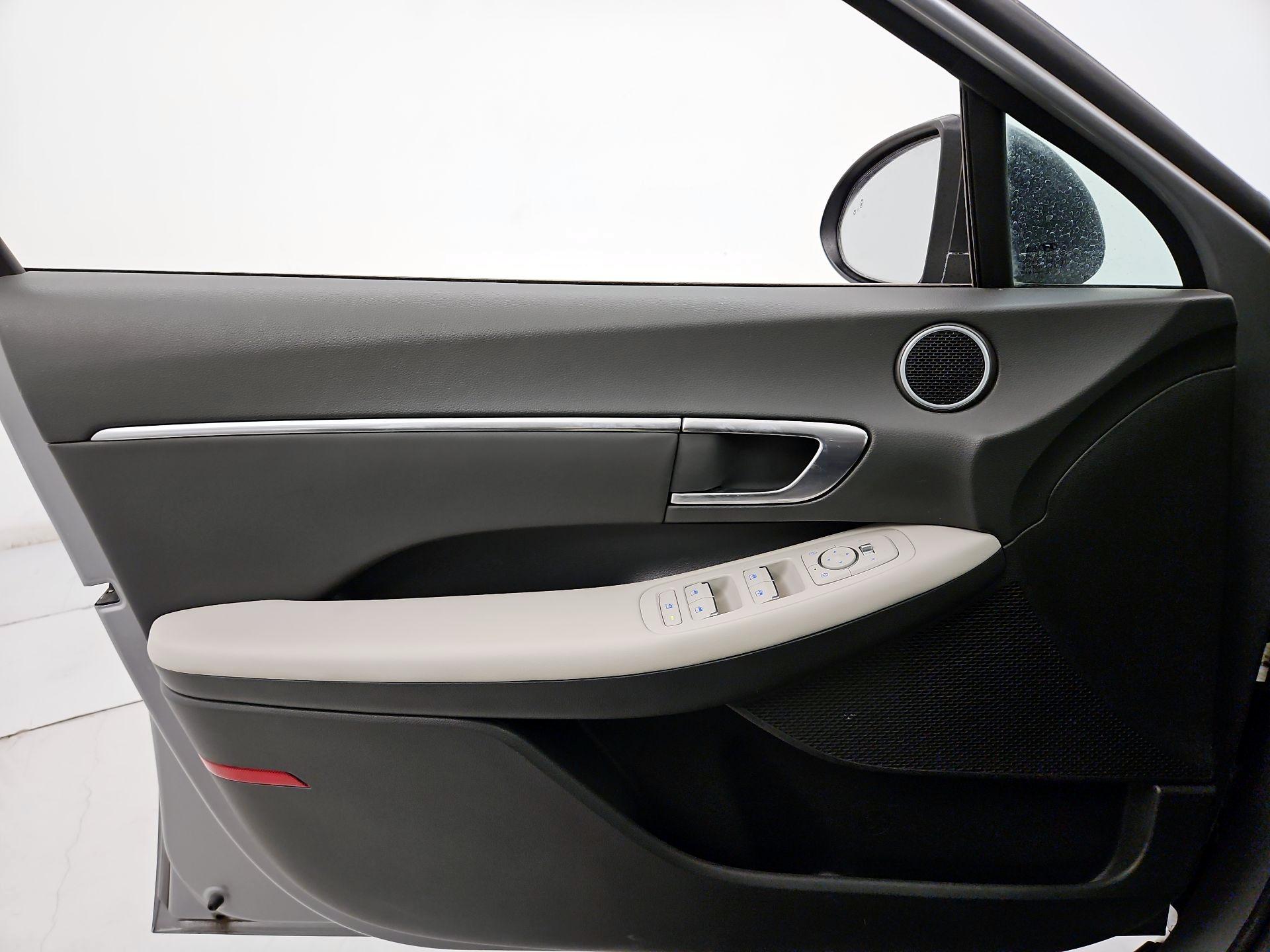 Thumbnail: 2023 Hyundai Sonata - 12
