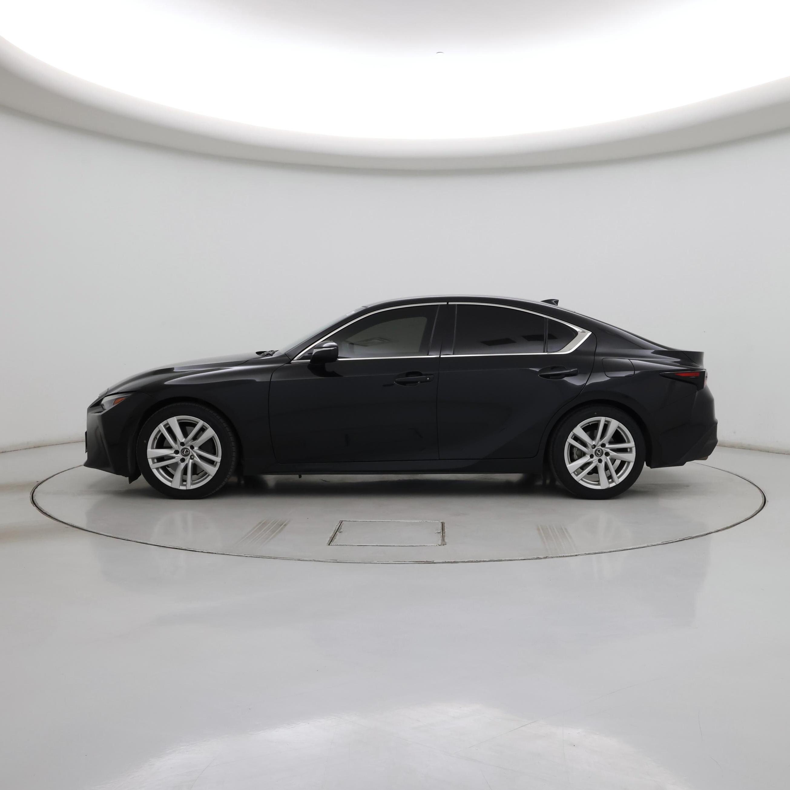 Thumbnail: 2021 Lexus IS - 3