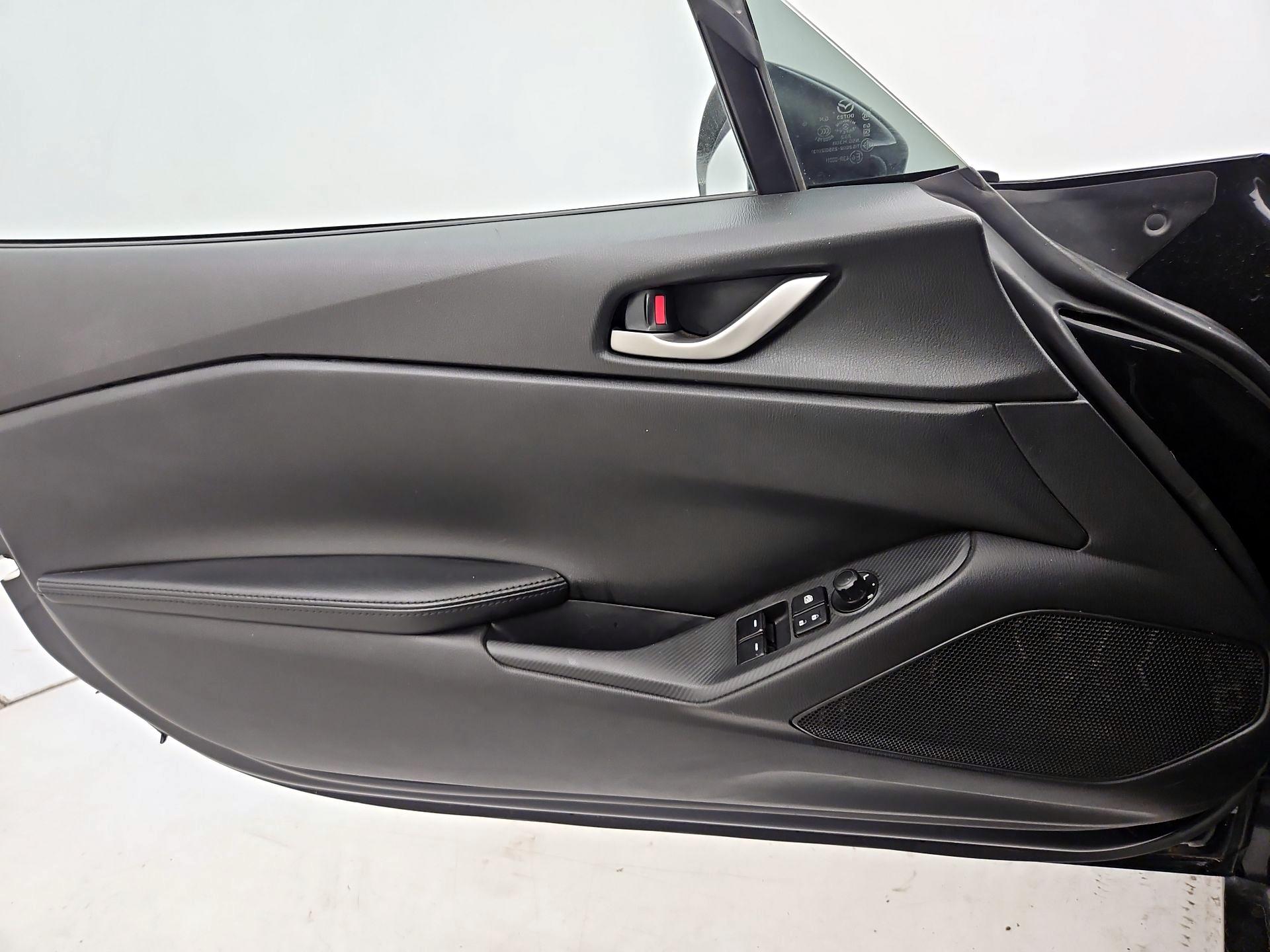Thumbnail: 2021 Mazda MX-5 Miata - 12