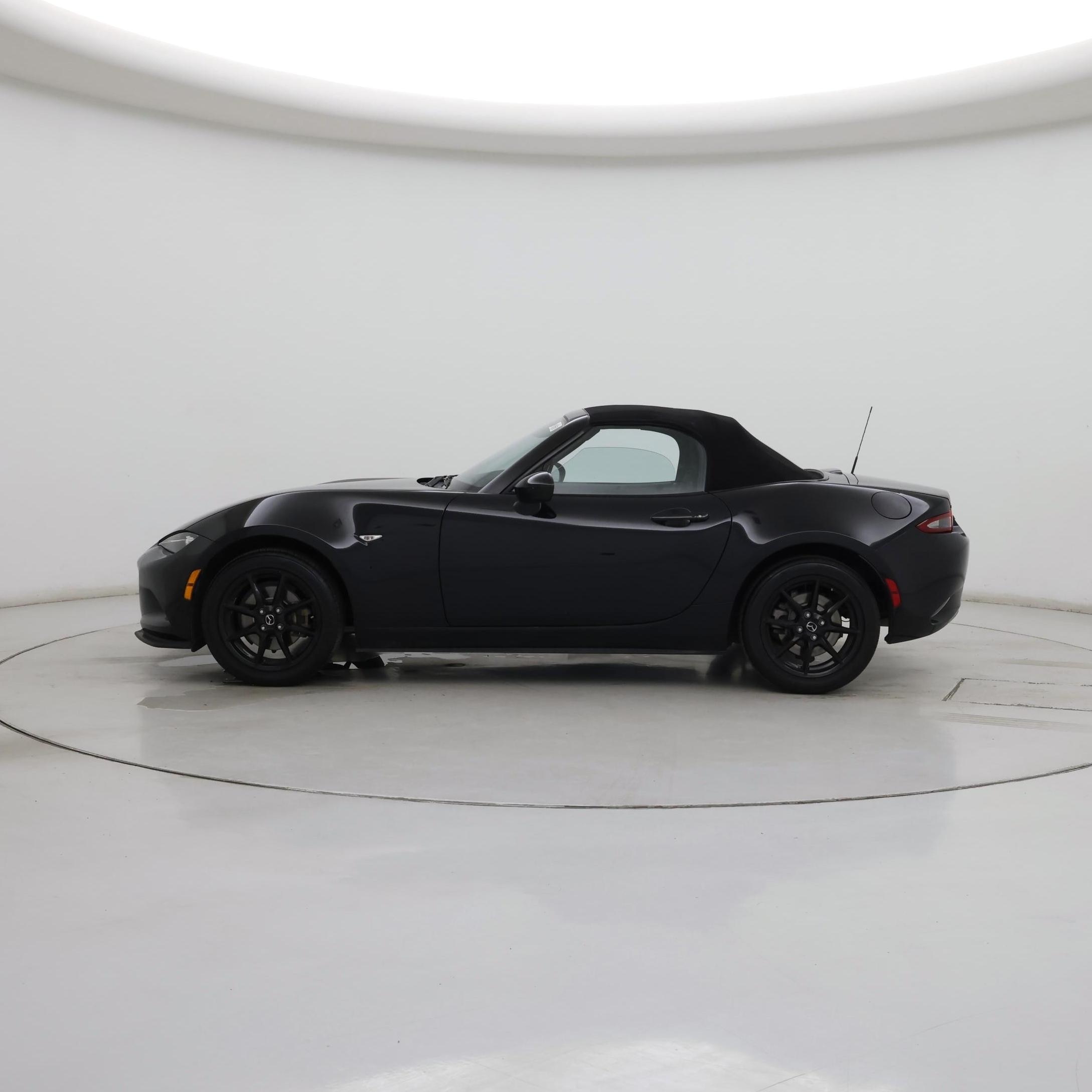 Thumbnail: 2021 Mazda MX-5 Miata - 3