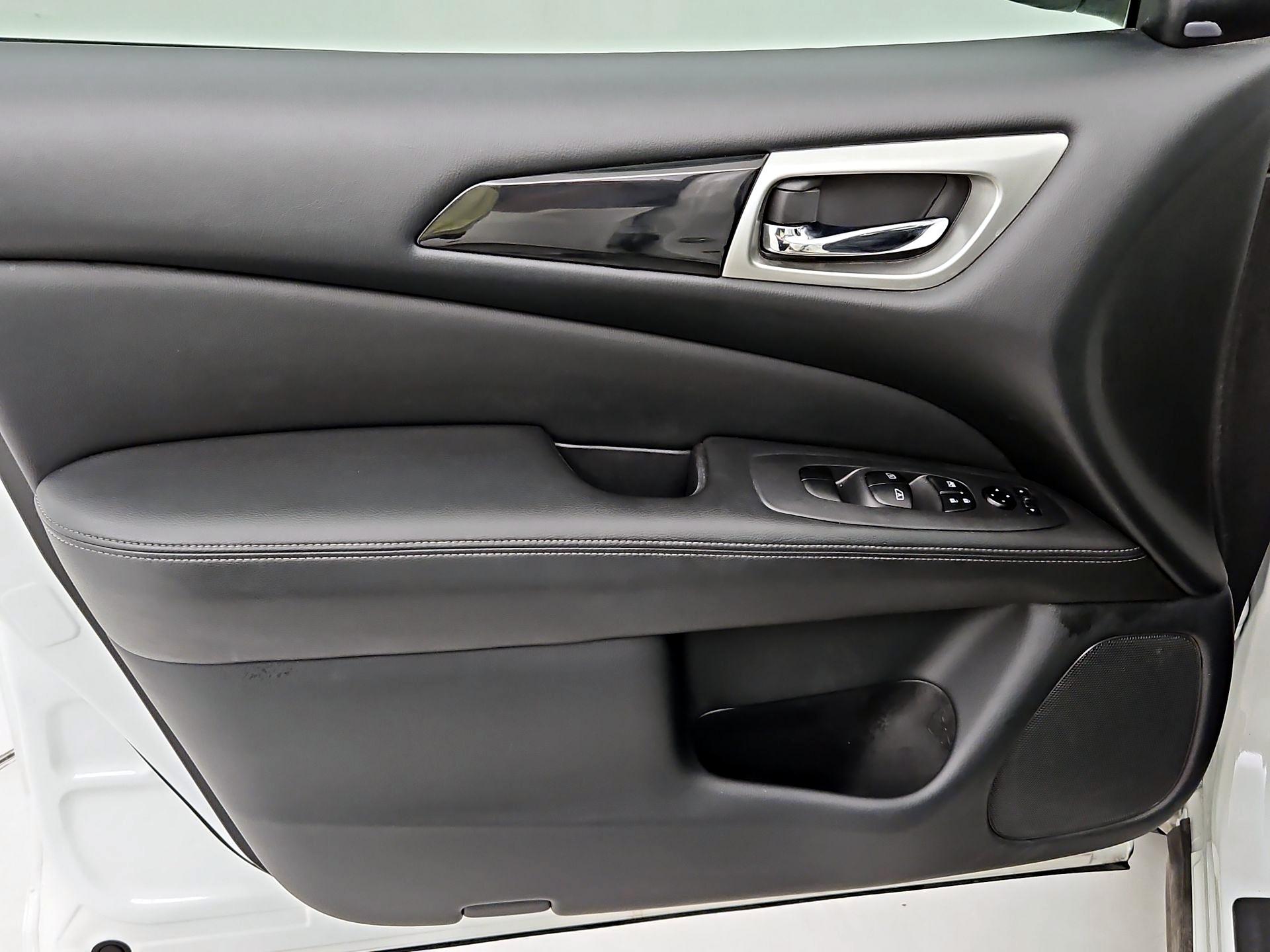 Thumbnail: 2020 Nissan Pathfinder - 12