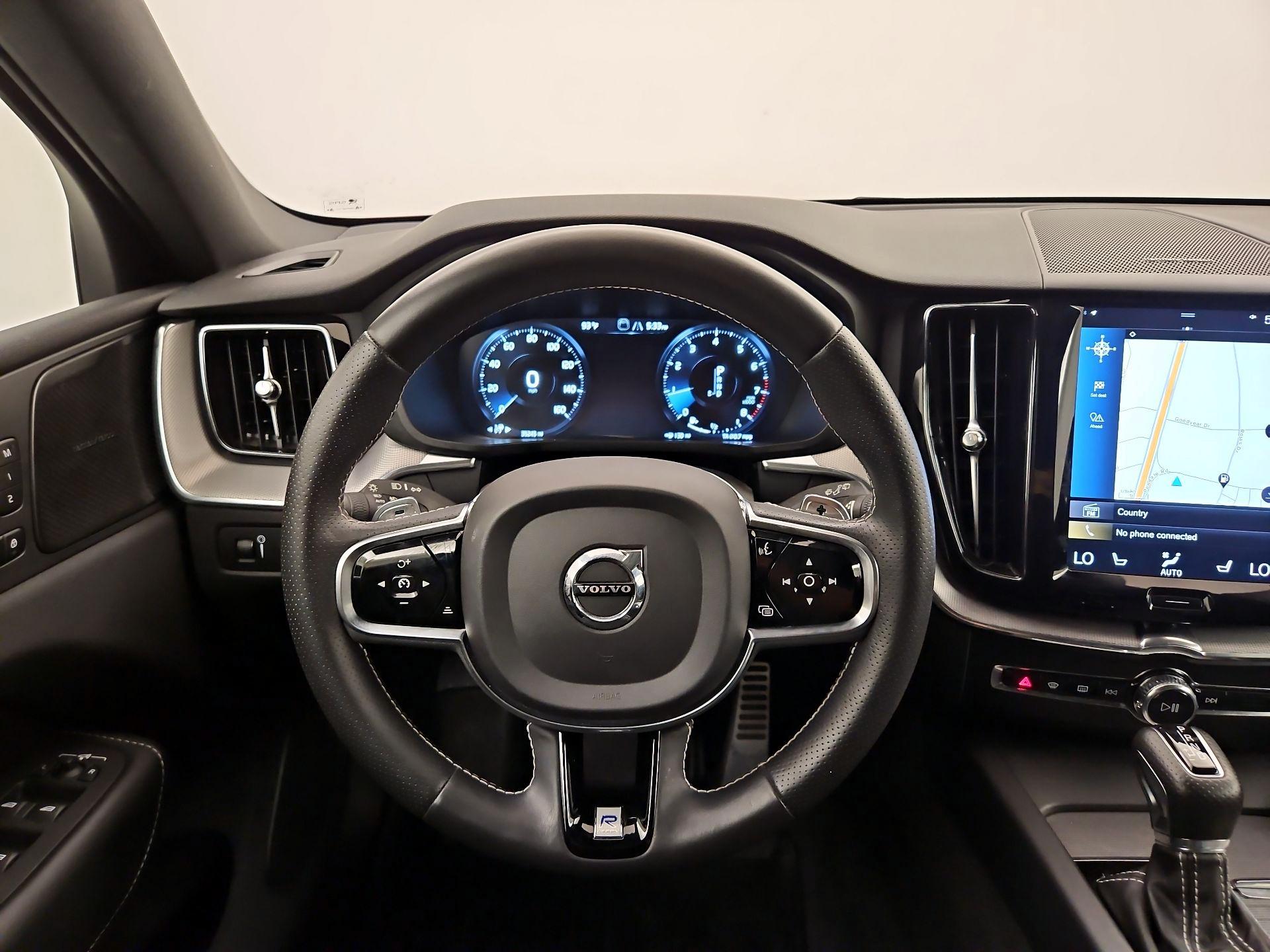 Thumbnail: 2019 Volvo XC60 - 10