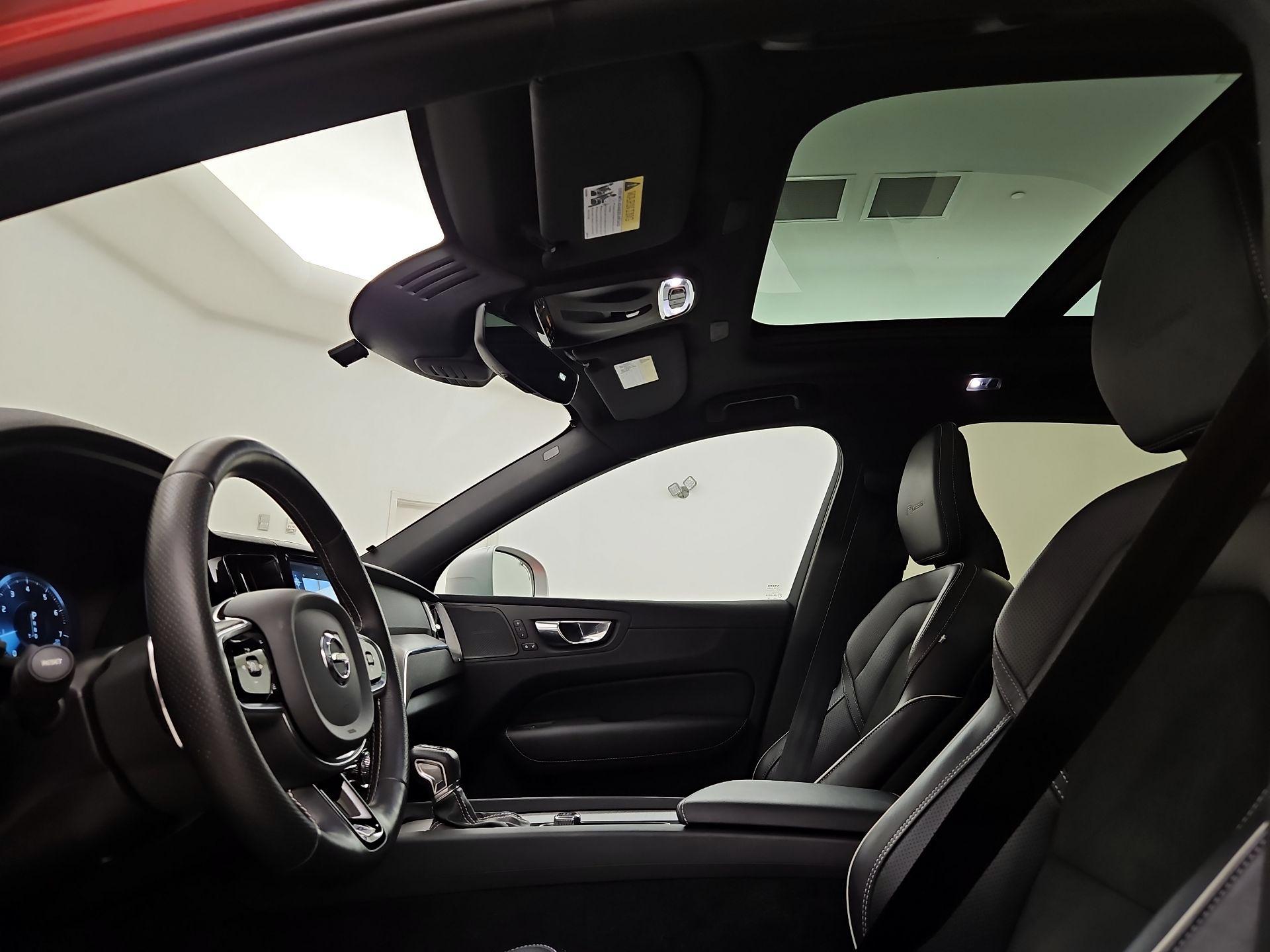 Thumbnail: 2019 Volvo XC60 - 20