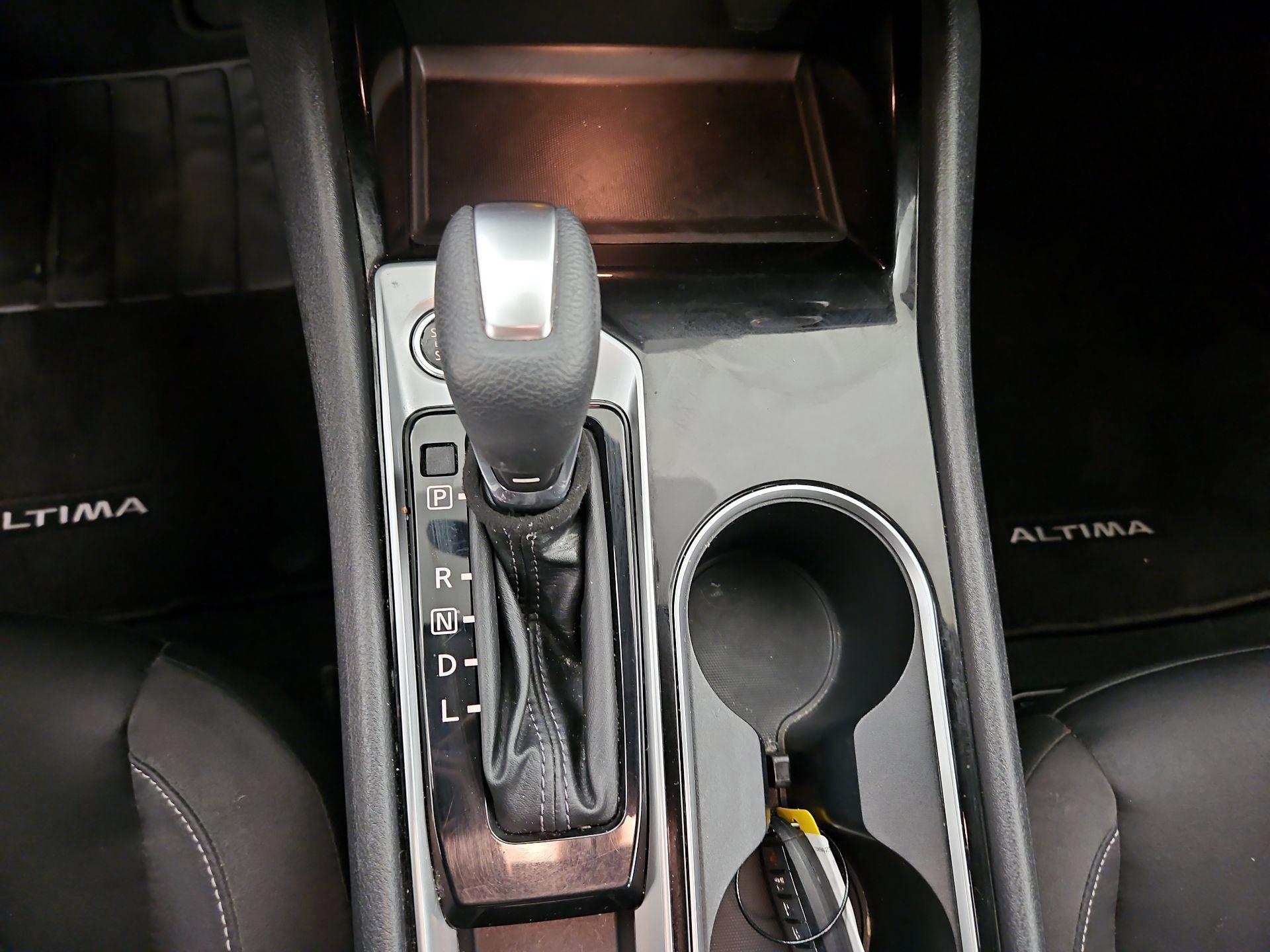Thumbnail: 2021 Nissan Altima - 17