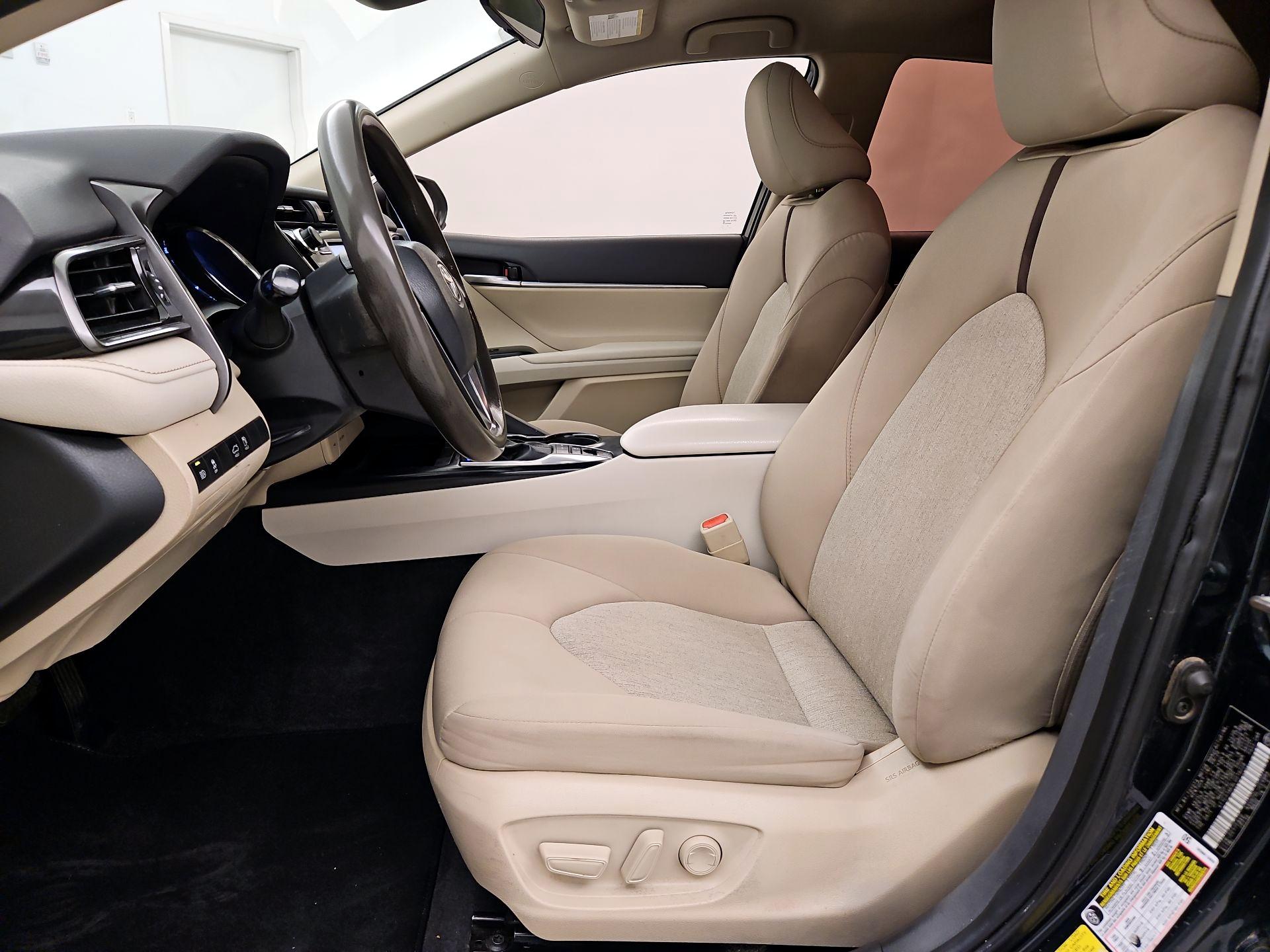 Thumbnail: 2020 Toyota Camry - 11