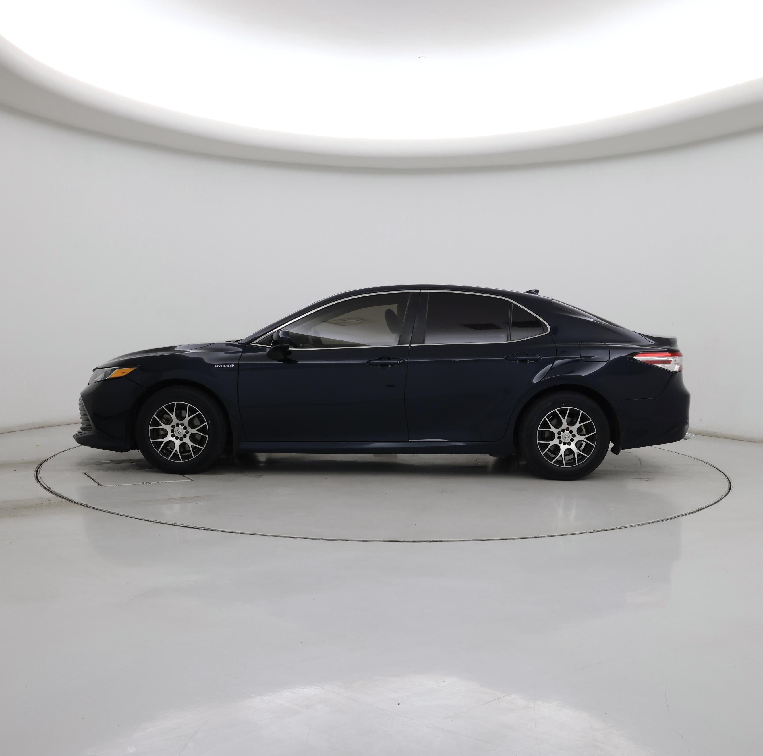 Thumbnail: 2020 Toyota Camry - 3