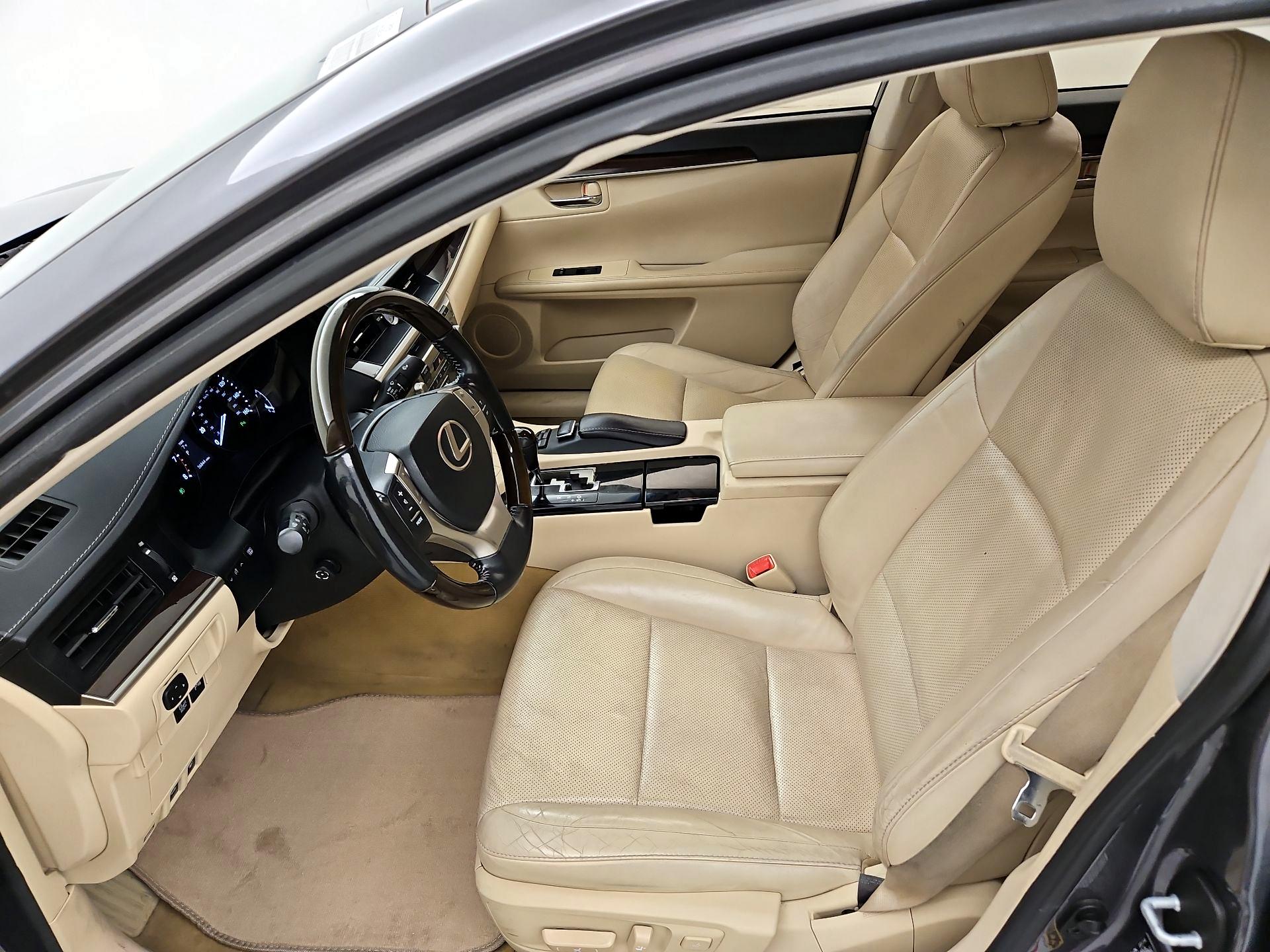 Thumbnail: 2014 Lexus ES - 11