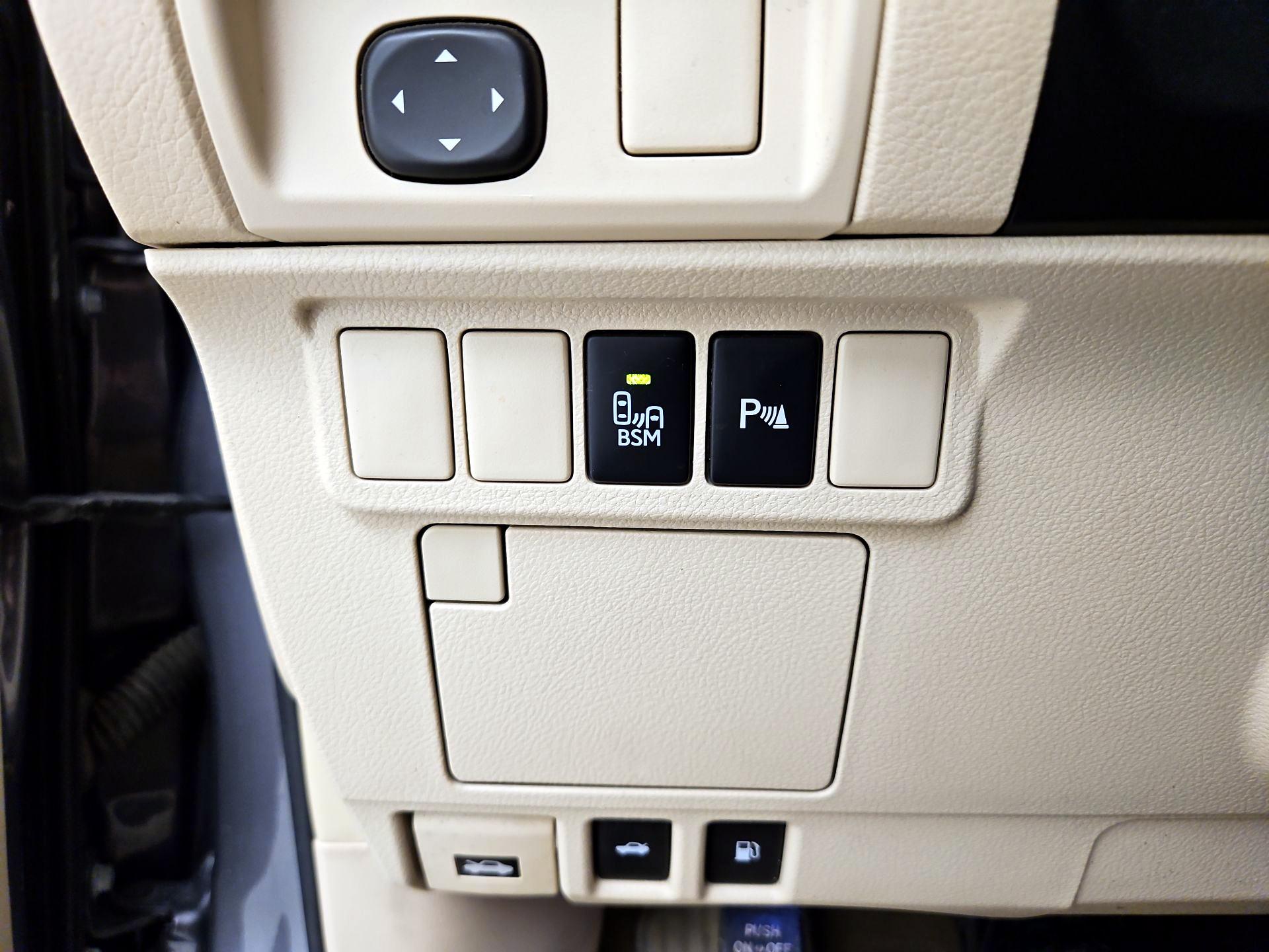 Thumbnail: 2014 Lexus ES - 13